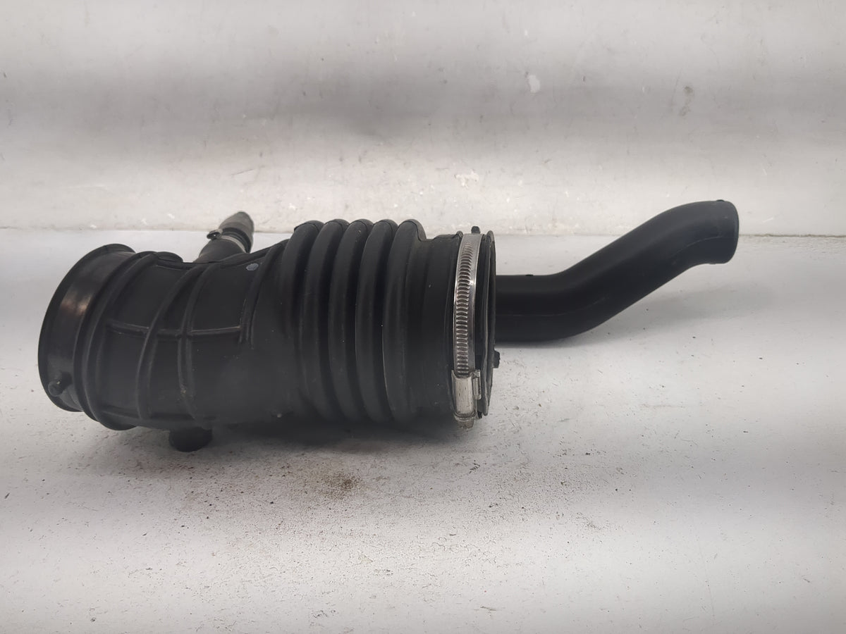 2009 Ford Fusion Air Cleaner Intake Duct Hose Tube 1518667 - Oemusedautoparts1.com
