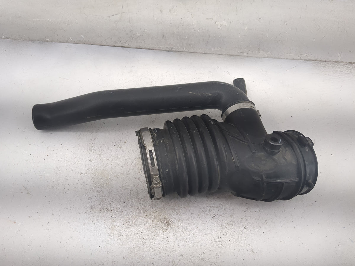 2009 Ford Fusion Air Cleaner Intake Duct Hose Tube 1518667 - Oemusedautoparts1.com