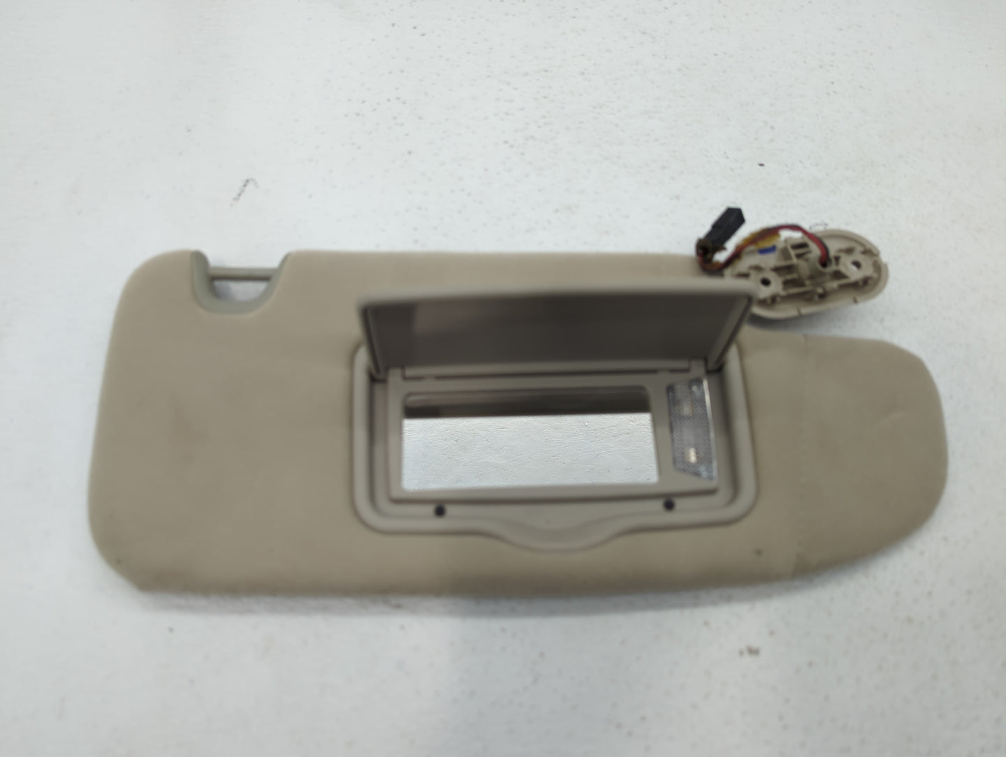 2006-2009 Ford Fusion Sun Visor Shade Replacement Passenger Right Mirror Fits Fits 2006 2007 2008 2009 OEM Used Auto Parts -