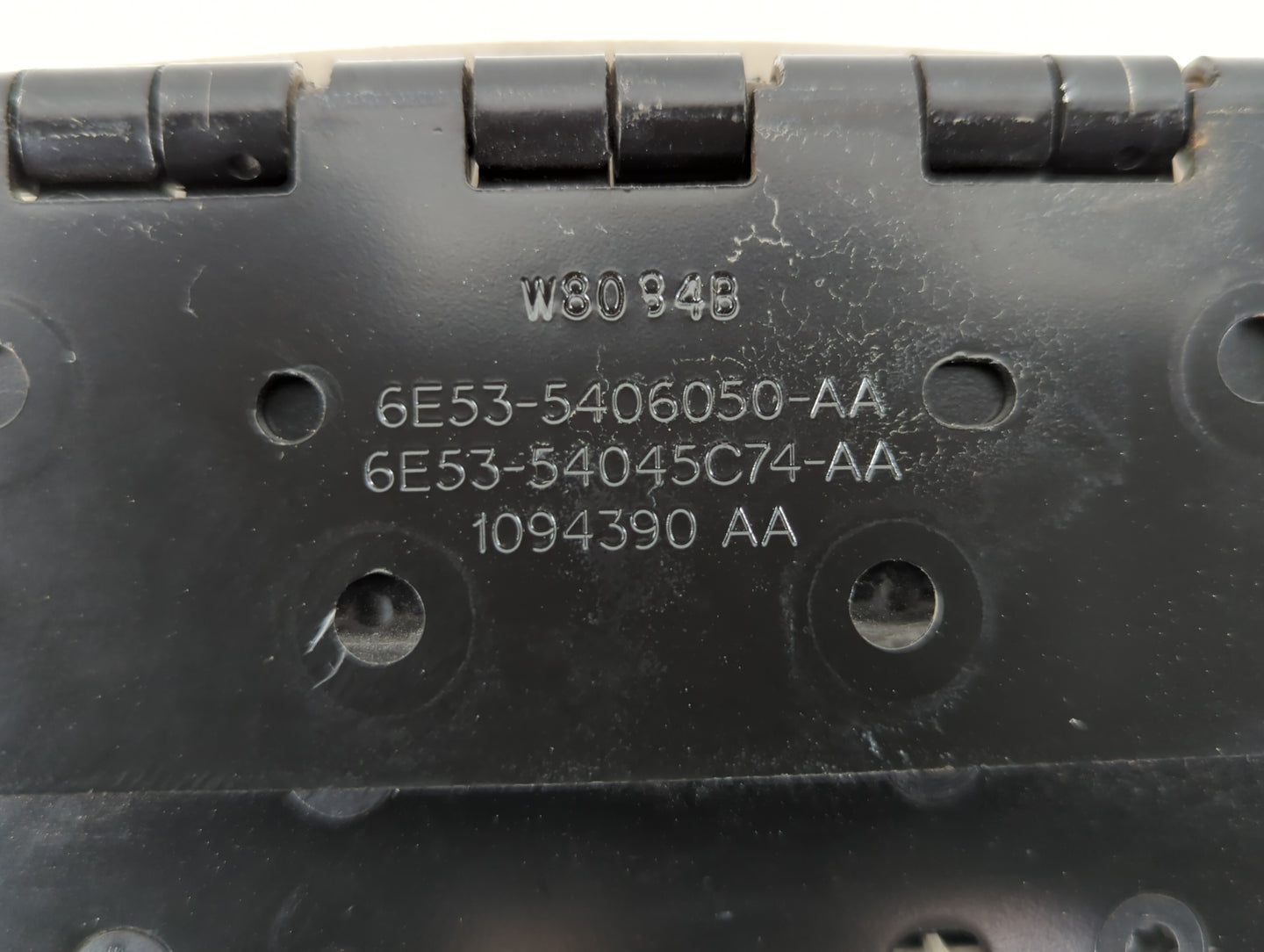 2008-2009 Ford Fusion Center Console Armrest Cover Lid - Oemusedautoparts1.com