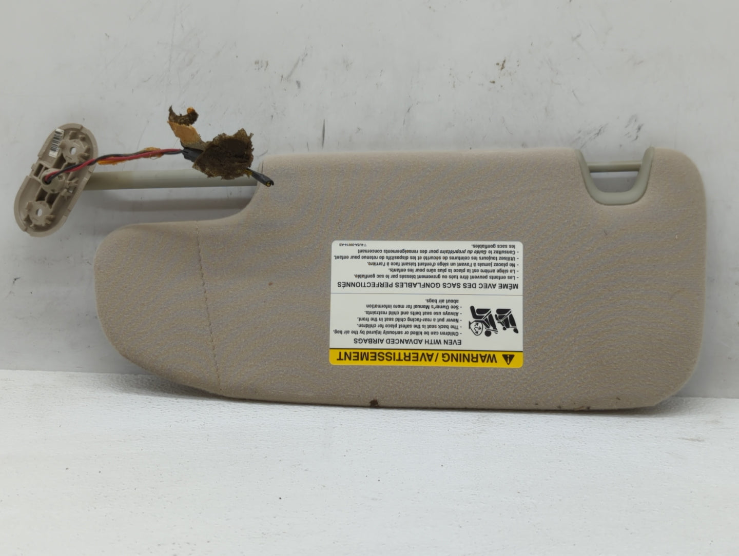 2006-2009 Ford Fusion Sun Visor Shade Replacement Passenger Right Mirror Fits Fits 2006 2007 2008 2009 OEM Used Auto Parts -