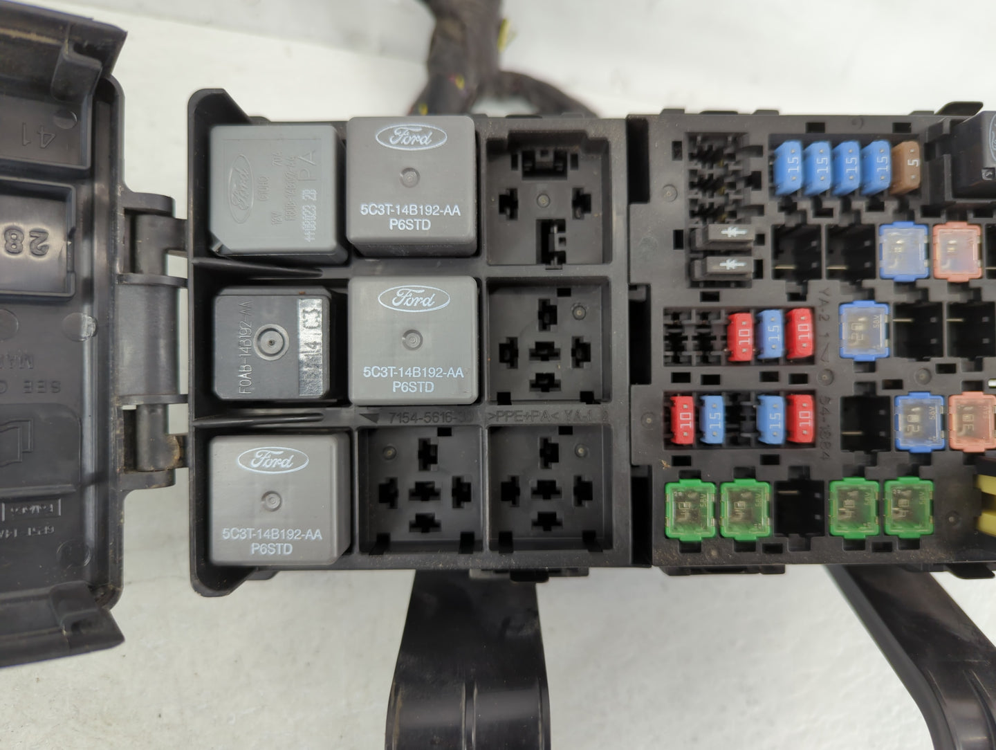 2006-2009 Ford Fusion Fusebox Fuse Box Panel Relay Module P/N:9E51-14290-M Fits Fits 2006 2007 2008 2009 OEM Used Auto Parts