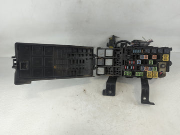 2006-2009 Ford Fusion Fusebox Fuse Box Panel Relay Module P/N:8E5T-14290-M Fits Fits 2006 2007 2008 2009 OEM Used Auto Parts
