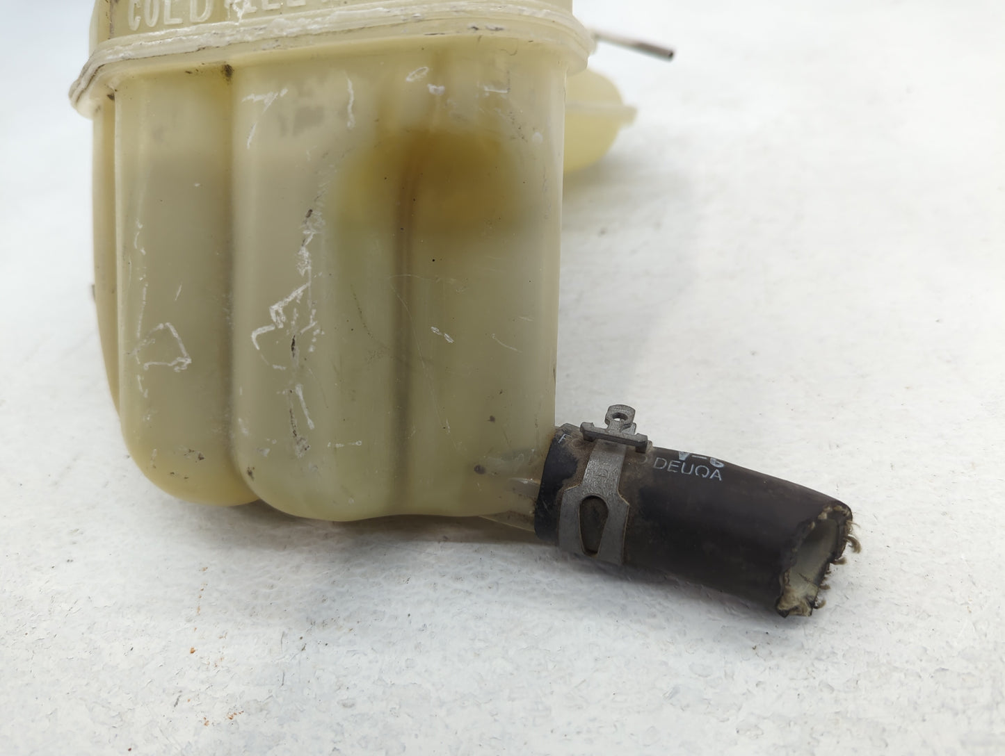 2006-2009 Ford Fusion Radiator Coolant Overflow Expansion Tank Bottle - Oemusedautoparts1.com