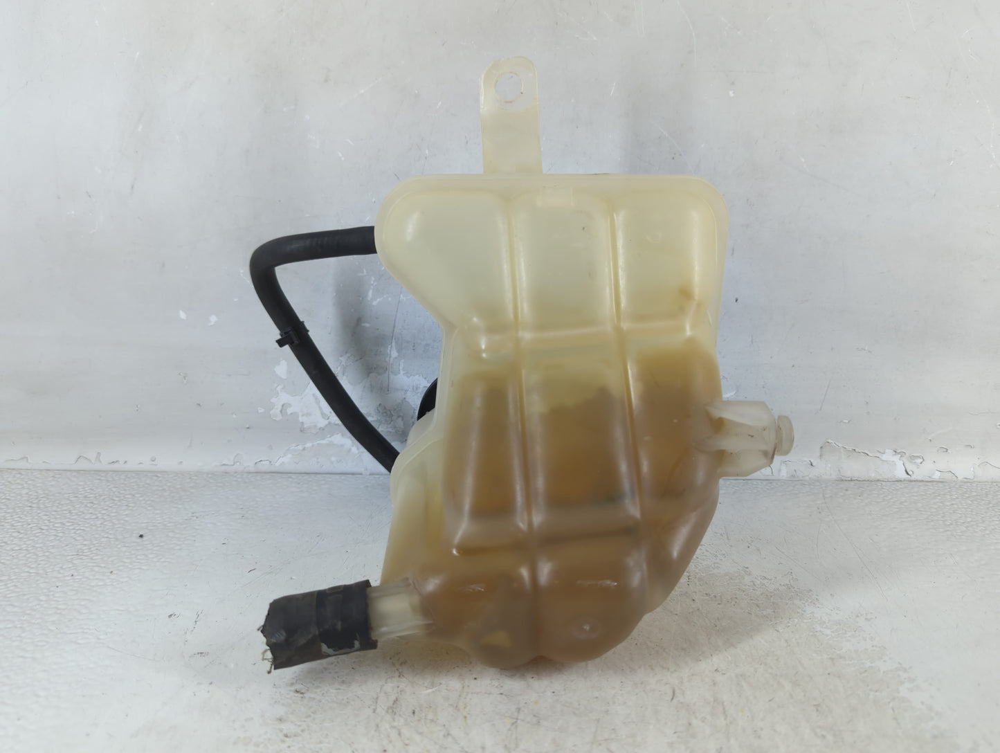 2006-2009 Ford Fusion Radiator Coolant Overflow Expansion Tank Bottle 914684 - Oemusedautoparts1.com