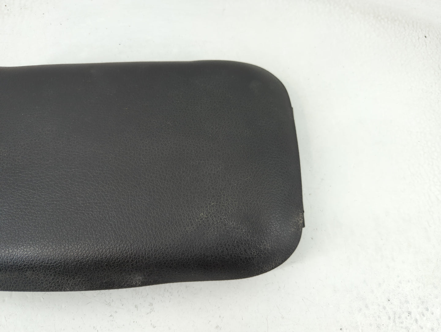 2008-2009 Ford Mustang Center Console Armrest Cover Lid Fits Fits 2008 2009 OEM Used Auto Parts - Oemusedautoparts1.com