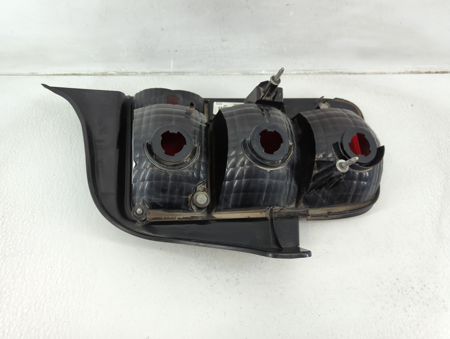2005-2009 Ford Mustang Tail Light Assembly Passenger Right OEM P/N:8R33-13B504-AB Fits Fits 2005 2006 2007 2008 2009 OEM Use