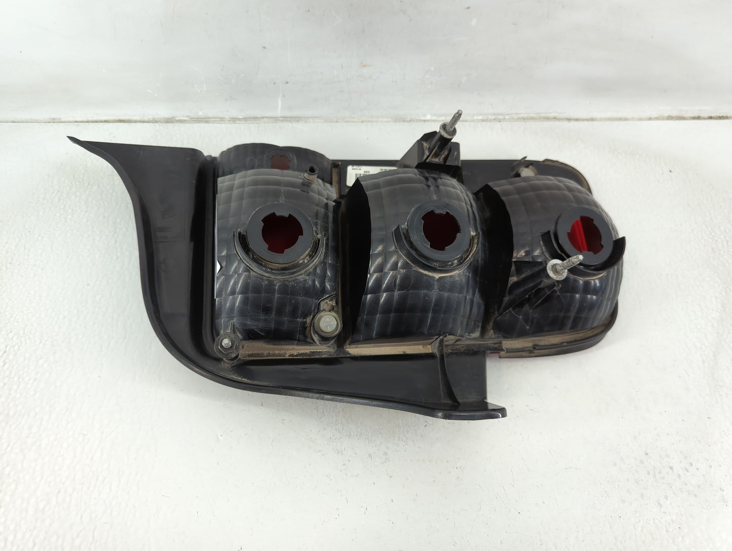 2005-2009 Ford Mustang Tail Light Assembly Passenger Right OEM P/N:8R33-13B504-AB Fits Fits 2005 2006 2007 2008 2009 OEM Use