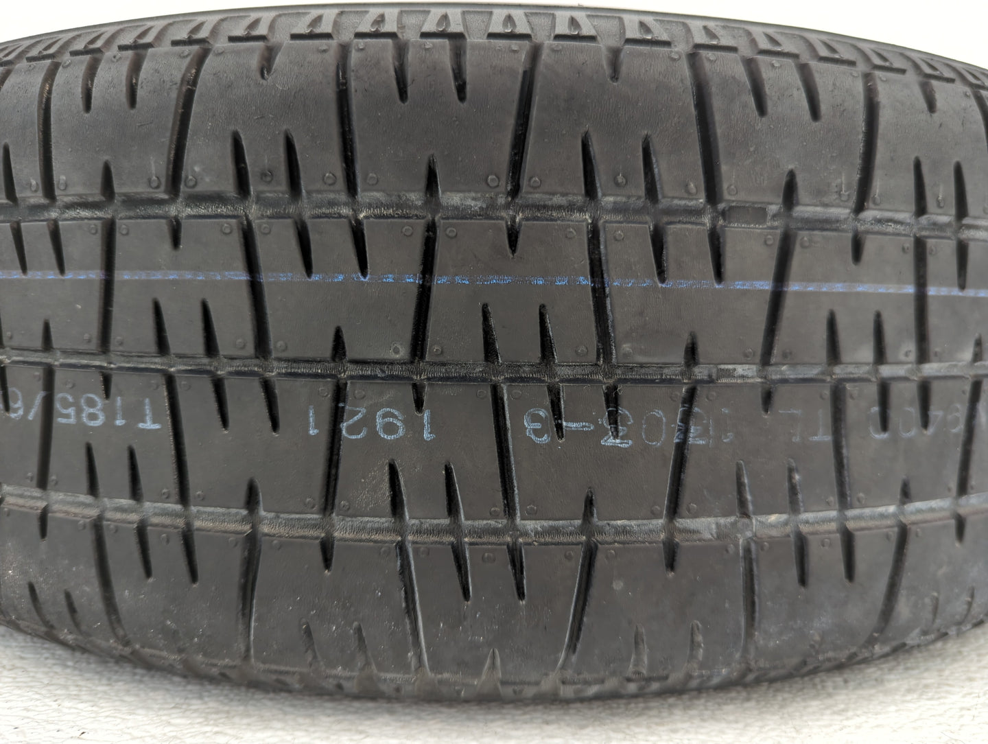 2009 Ford Mustang Spare Donut Tire Wheel Rim Oem - Oemusedautoparts1.com