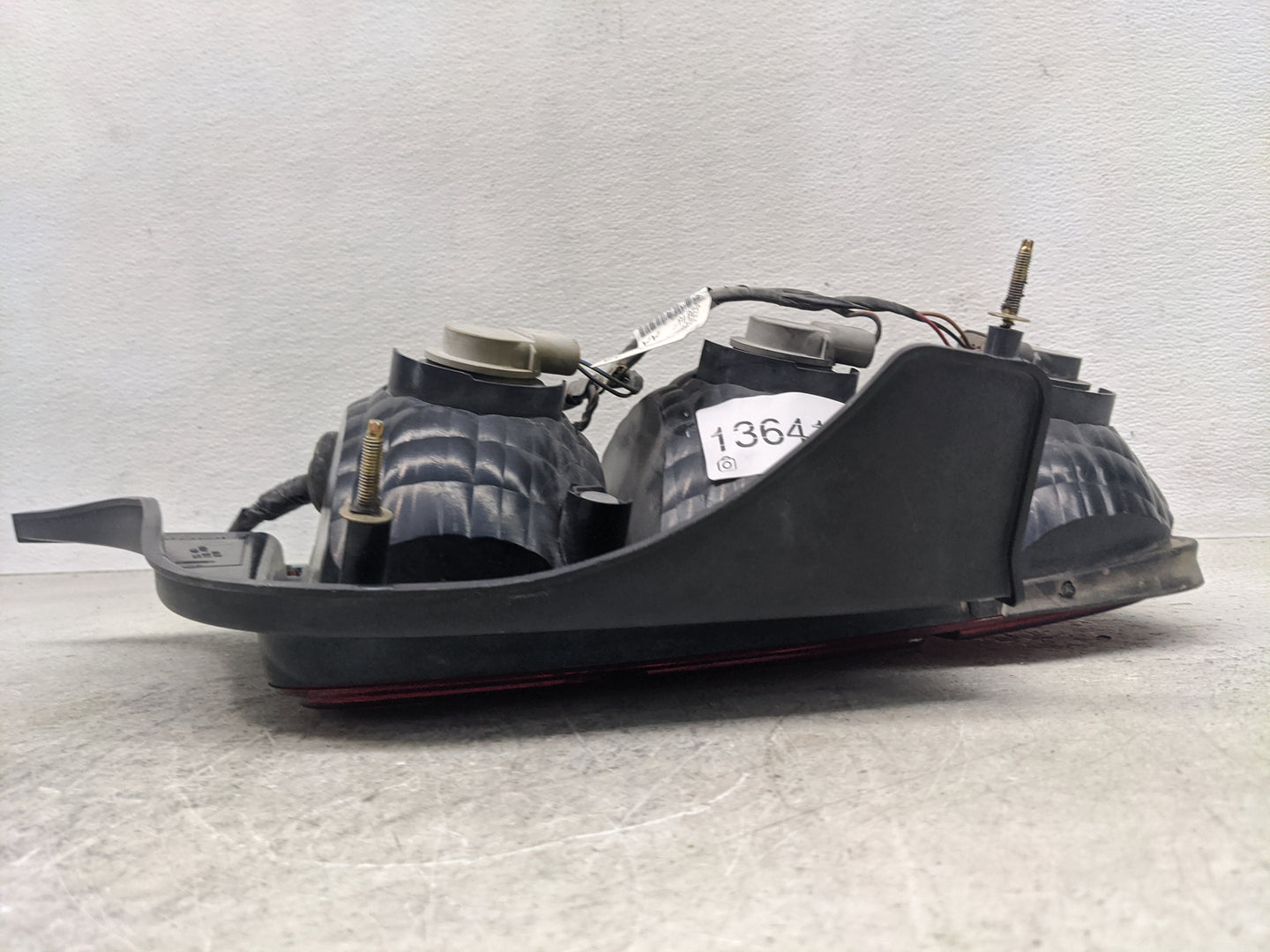 2005-2009 Ford Mustang Tail Light Assembly Passenger Right OEM P/N:5R3T-13A412-G2818 Fits Fits 2005 2006 2007 2008 2009 OEM 