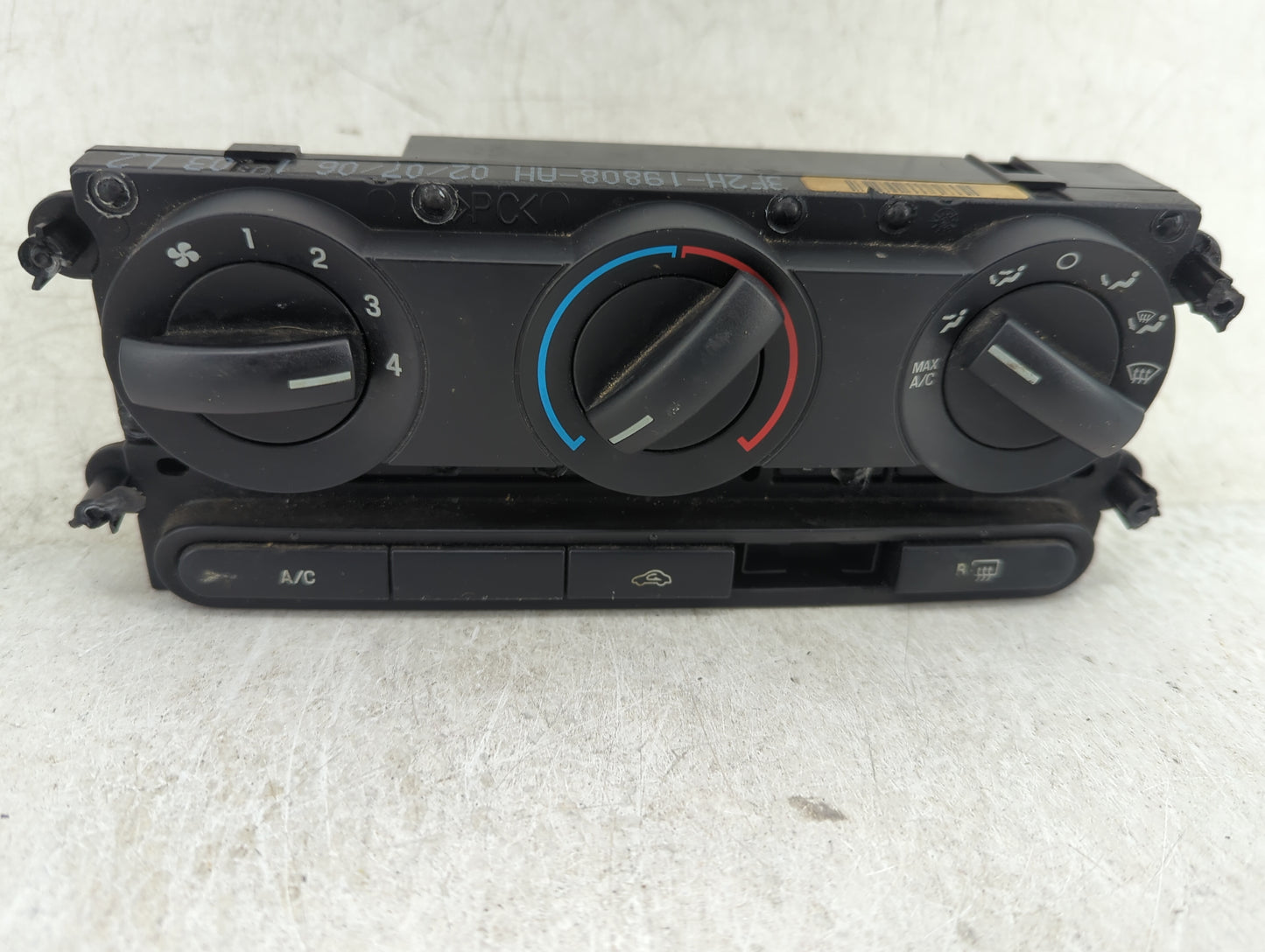 2005-2009 Ford Mustang Climate Control Module Temperature AC/Heater Replacement P/N:3F2H-19808-AH Fits OEM Used Auto Parts -