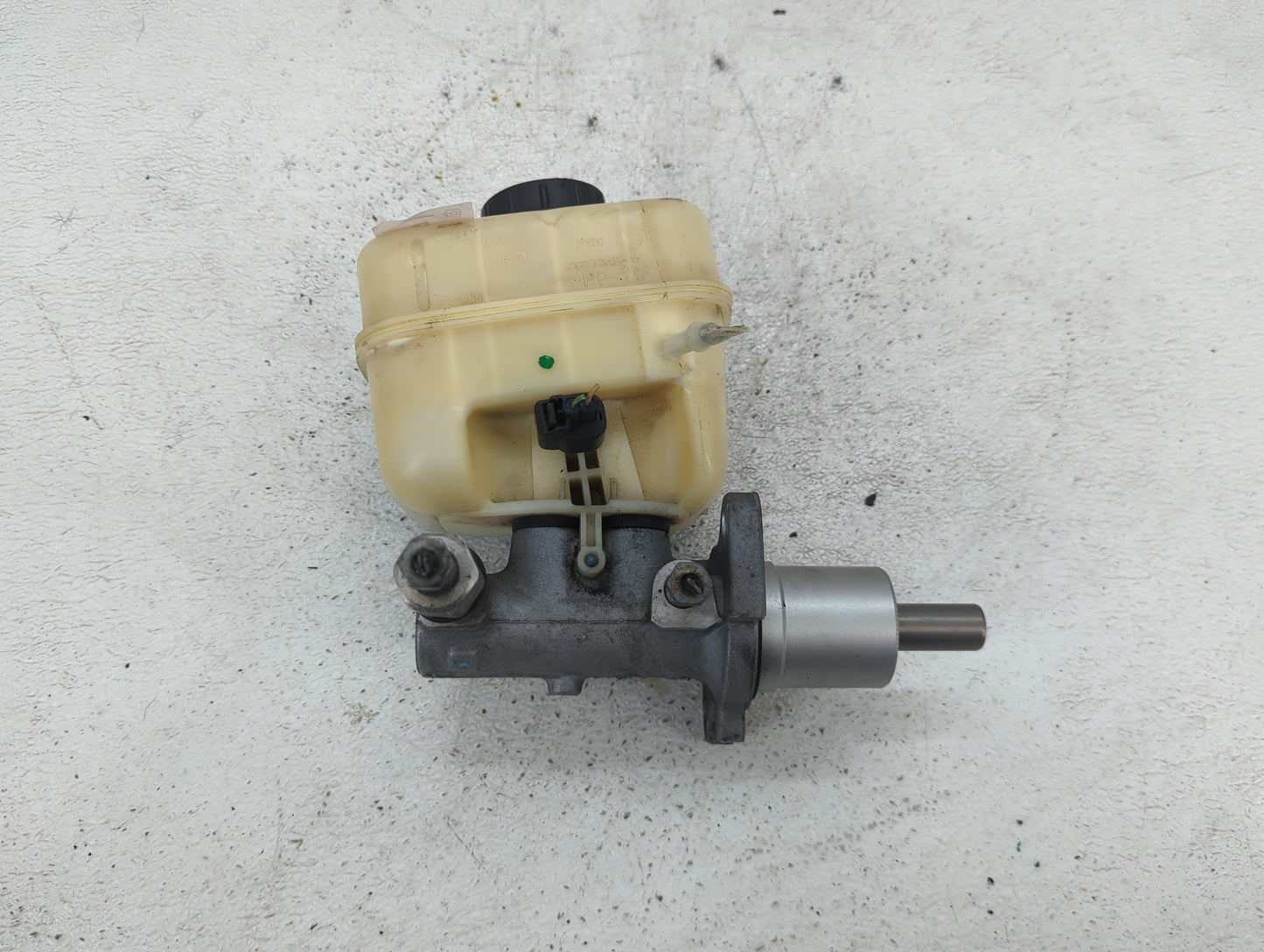 2009-2014 Ford Mustang Power Brake Booster Oem 1422812 - Oemusedautoparts1.com