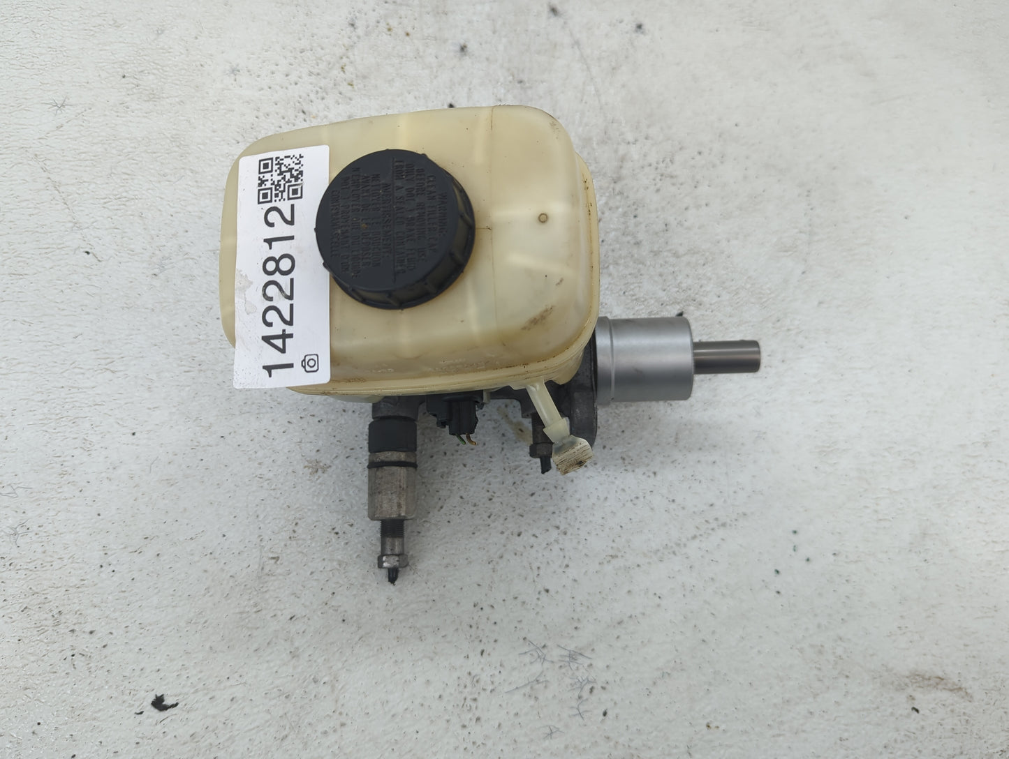 2009-2014 Ford Mustang Power Brake Booster Oem 1422812 - Oemusedautoparts1.com