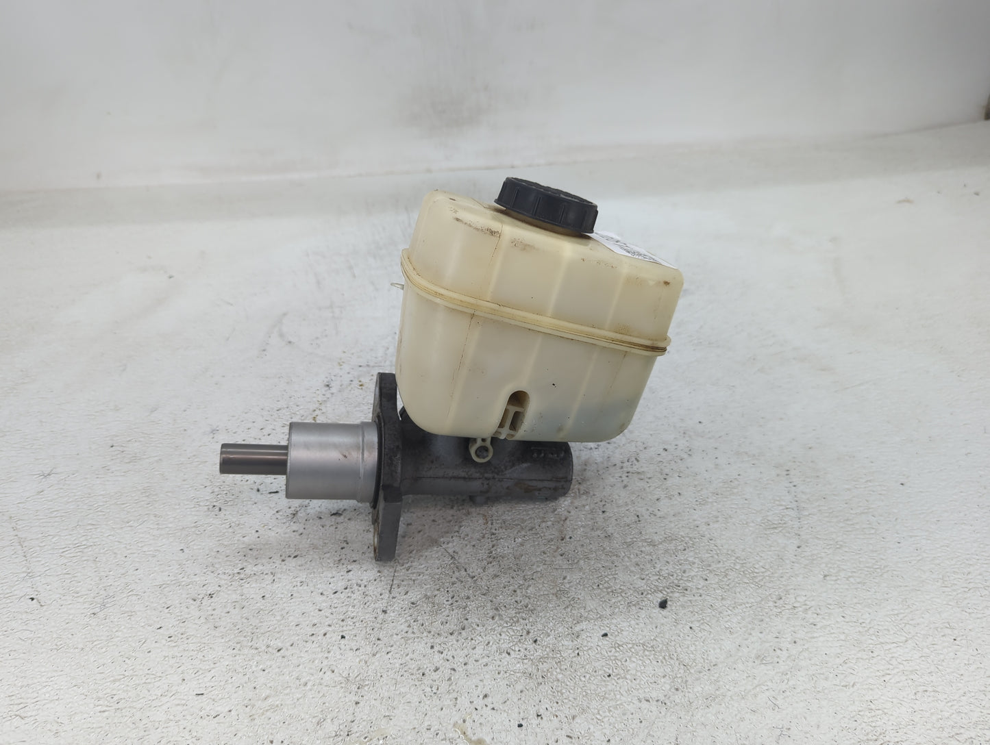 2009-2014 Ford Mustang Power Brake Booster Oem 1422812 - Oemusedautoparts1.com
