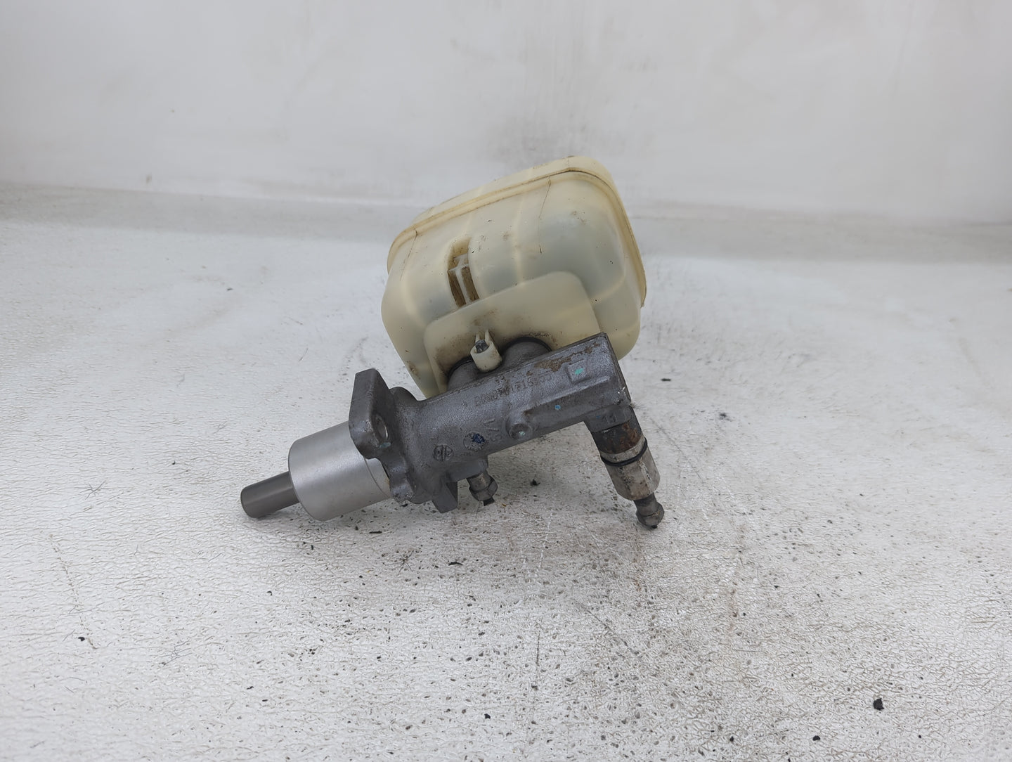 2009-2014 Ford Mustang Power Brake Booster Oem 1422812 - Oemusedautoparts1.com