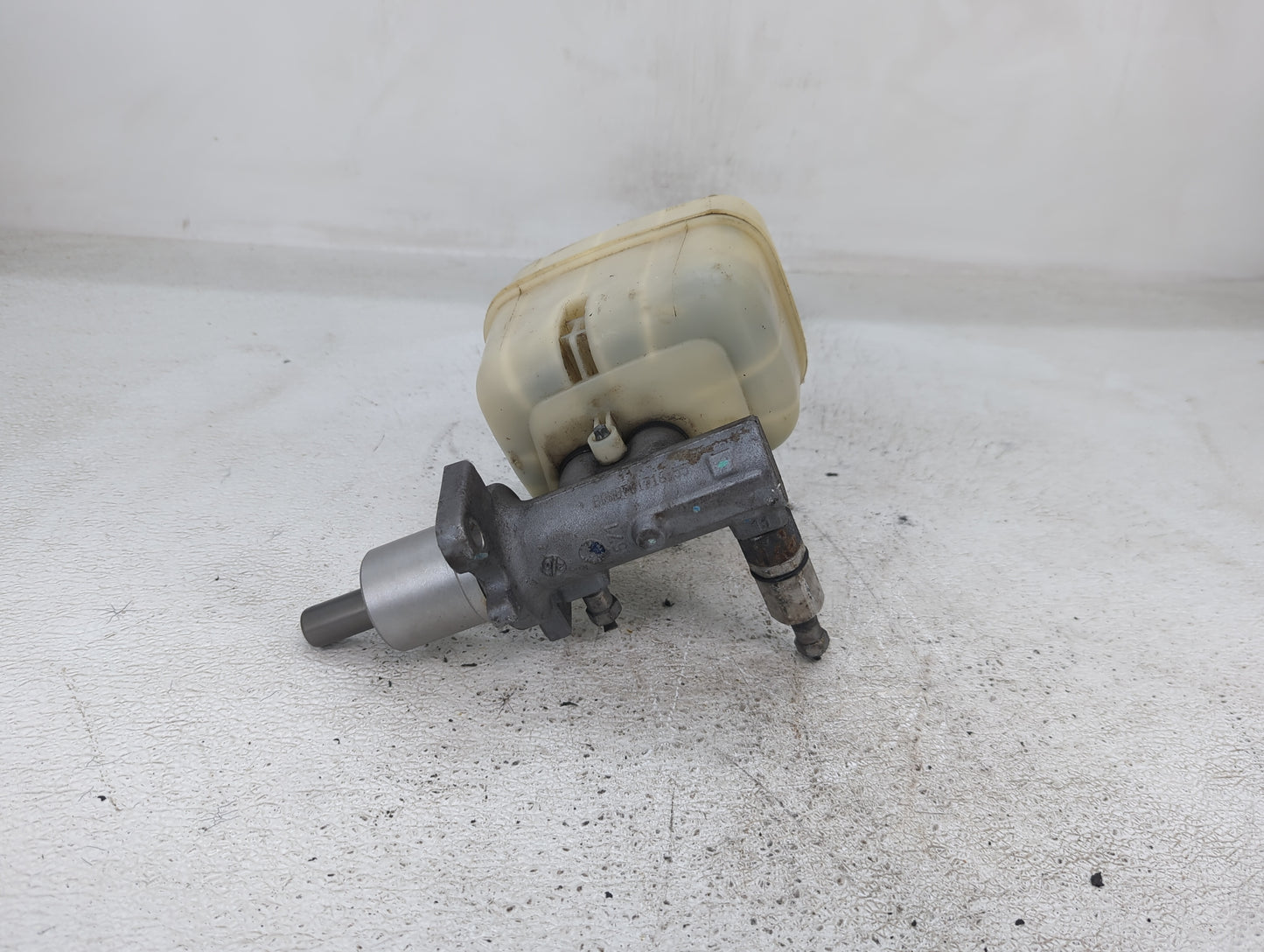 2009-2014 Ford Mustang Power Brake Booster Oem 1422812 - Oemusedautoparts1.com