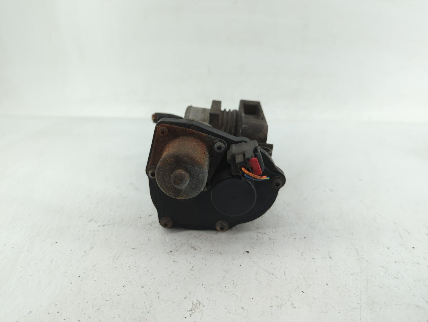 2006-2010 Ford Mustang Throttle Body P/N:9W7E-AA 9W7E-BA Fits OEM Used Auto Parts - Oemusedautoparts1.com