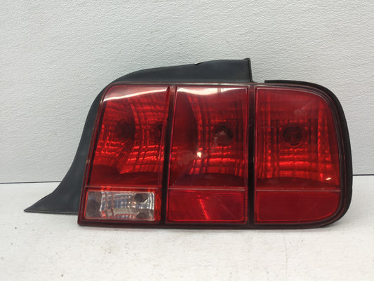 2005-2009 Ford Mustang Tail Light Assembly Passenger Right OEM P/N:4R3T-13A412-G28 8R33-13B504-AB Fits OEM Used Auto Parts -