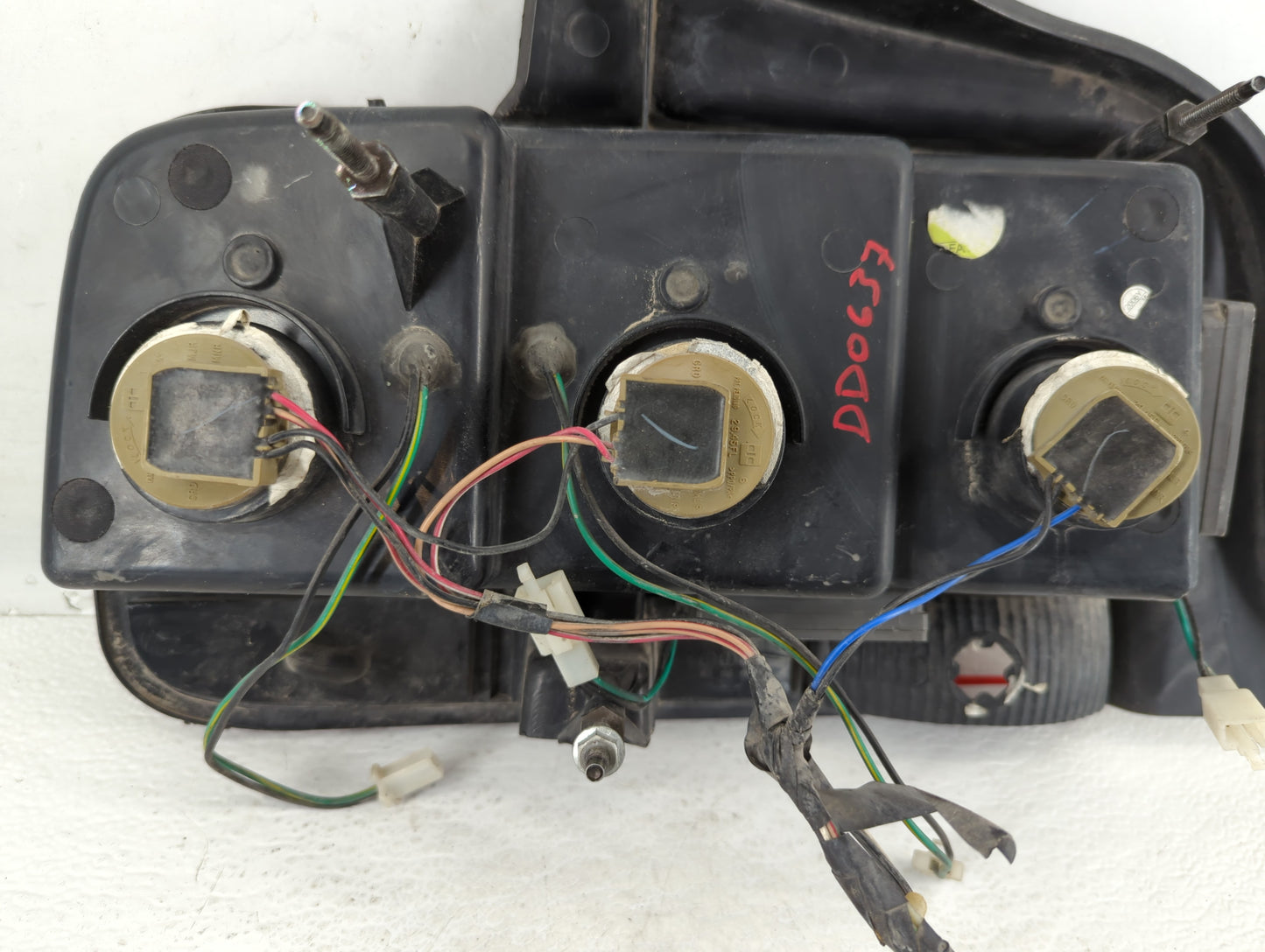 2005-2009 Ford Mustang Tail Light Assembly Passenger Right OEM Fits Fits 2005 2006 2007 2008 2009 OEM Used Auto Parts - Oemu