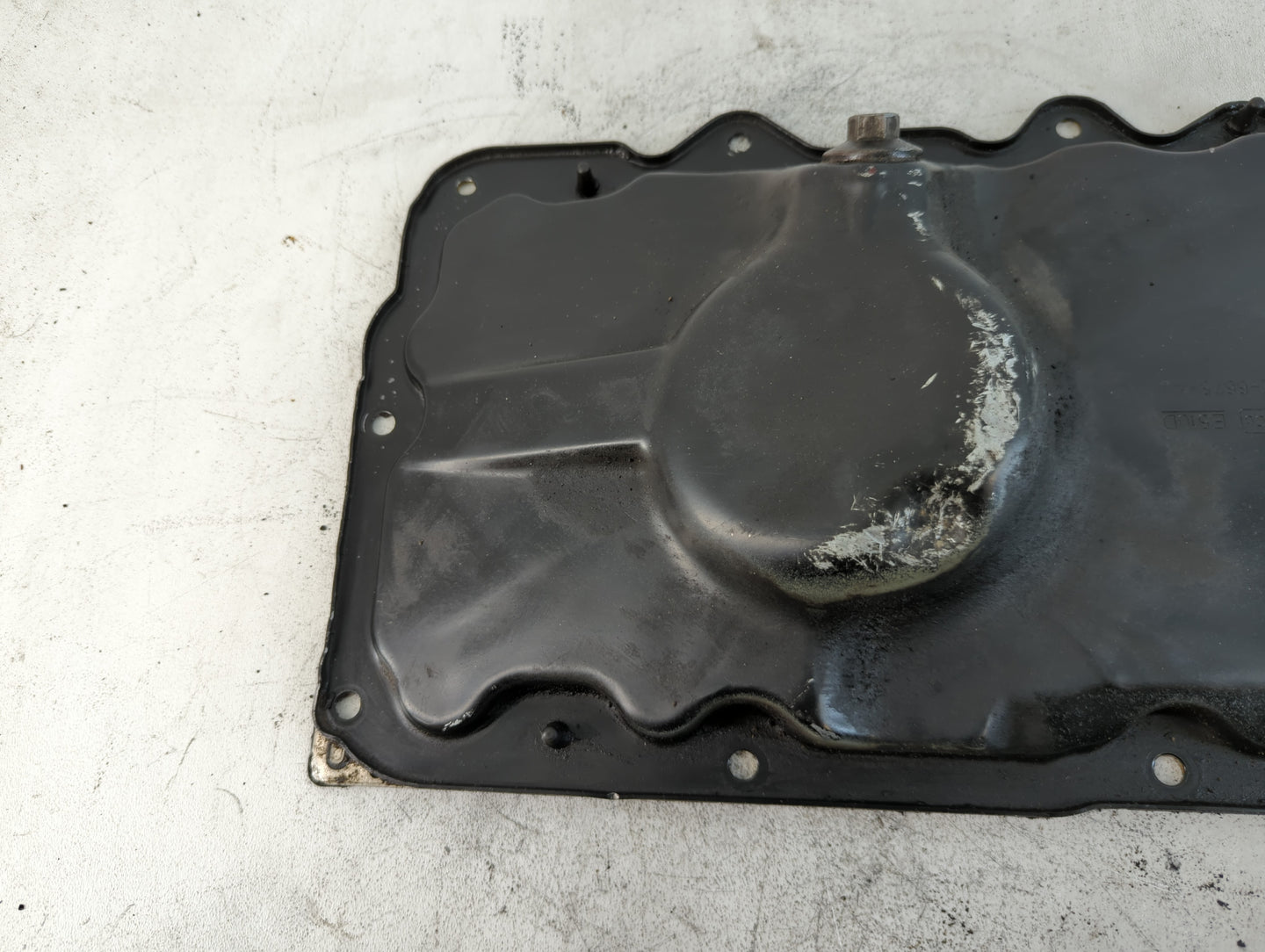 2009 Ford Mustang Engine Oil Pan P/N:5R3E-6675-AA Fits OEM Used Auto Parts - Oemusedautoparts1.com