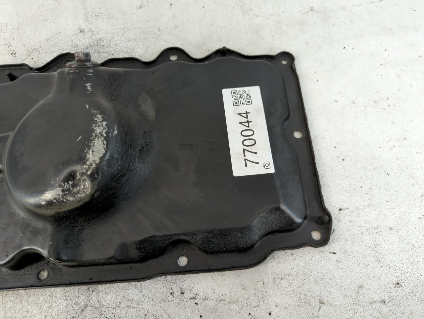 2009 Ford Mustang Engine Oil Pan P/N:5R3E-6675-AA Fits OEM Used Auto Parts - Oemusedautoparts1.com