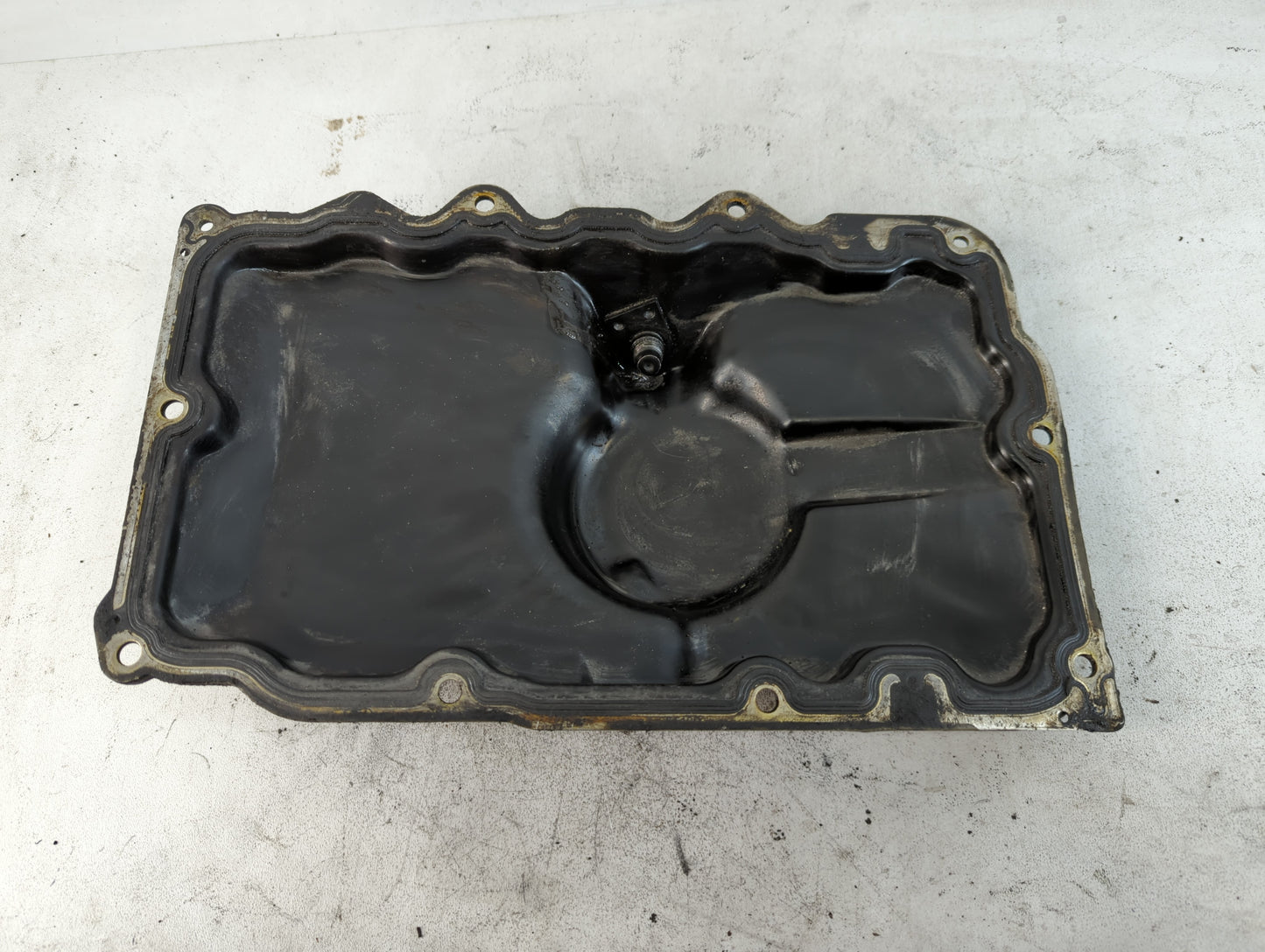 2009 Ford Mustang Engine Oil Pan P/N:5R3E-6675-AA Fits OEM Used Auto Parts - Oemusedautoparts1.com