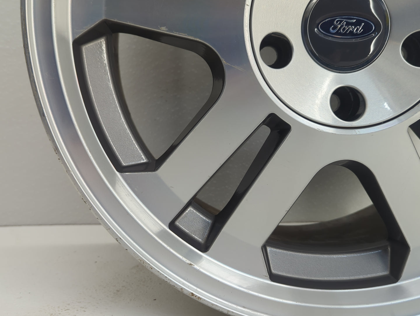 2006-2009 Ford Mustang Oem Wheel Rim - Oemusedautoparts1.com