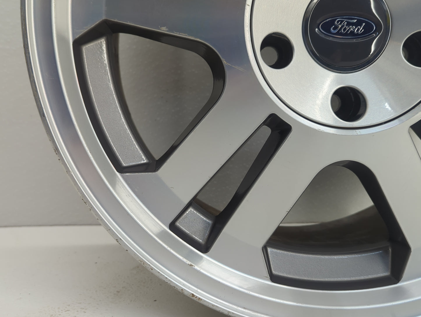 2006-2009 Ford Mustang Oem Wheel Rim - Oemusedautoparts1.com