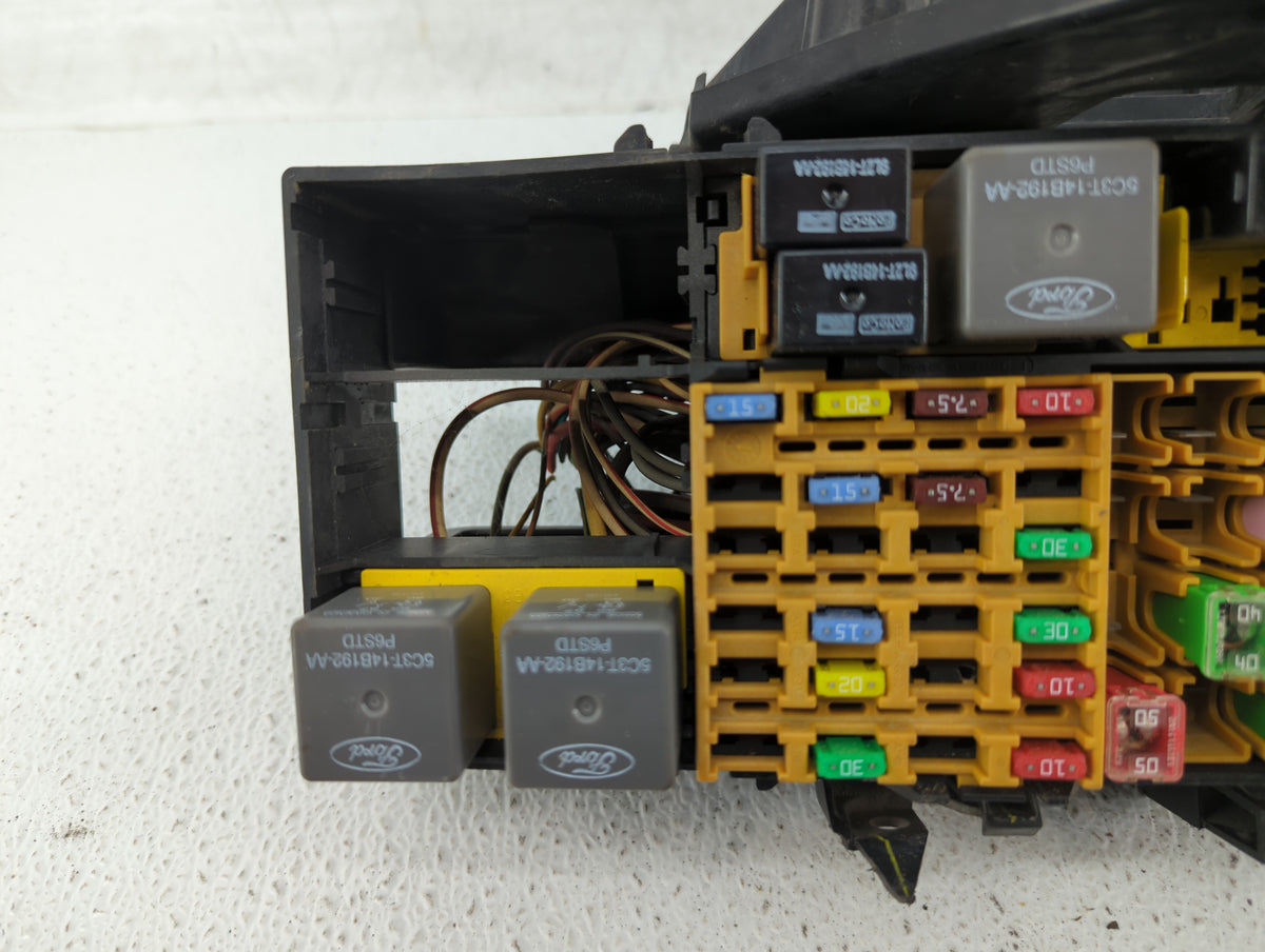 2007-2011 Ford Ranger Fusebox Fuse Box Panel Relay Module P/N:2L5T-14A075-AA 7L5T-14A254-AA Fits Fits 2007 2008 2009 2010 20