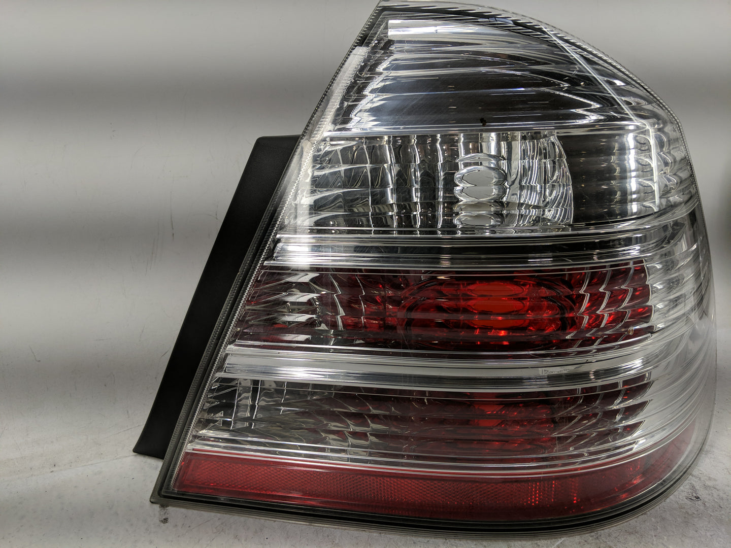 2008-2009 Ford Taurus Tail Light Assembly Passenger Right OEM P/N:8G13-13404-A 8G13-13B504-A Fits Fits 2008 2009 OEM Used Au