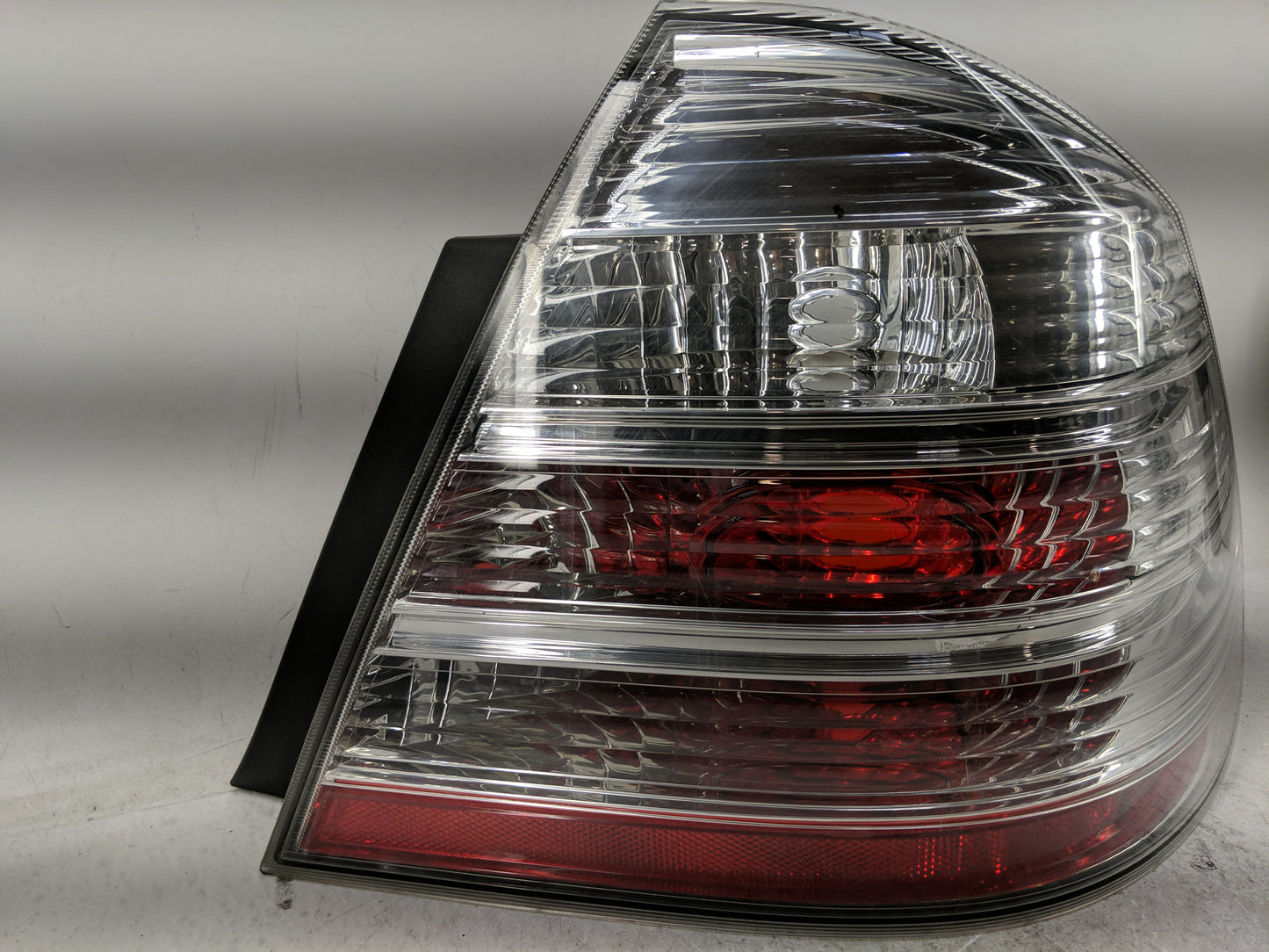 2008-2009 Ford Taurus Tail Light Assembly Passenger Right OEM P/N:8G13-13404-A 8G13-13B504-A Fits Fits 2008 2009 OEM Used Au