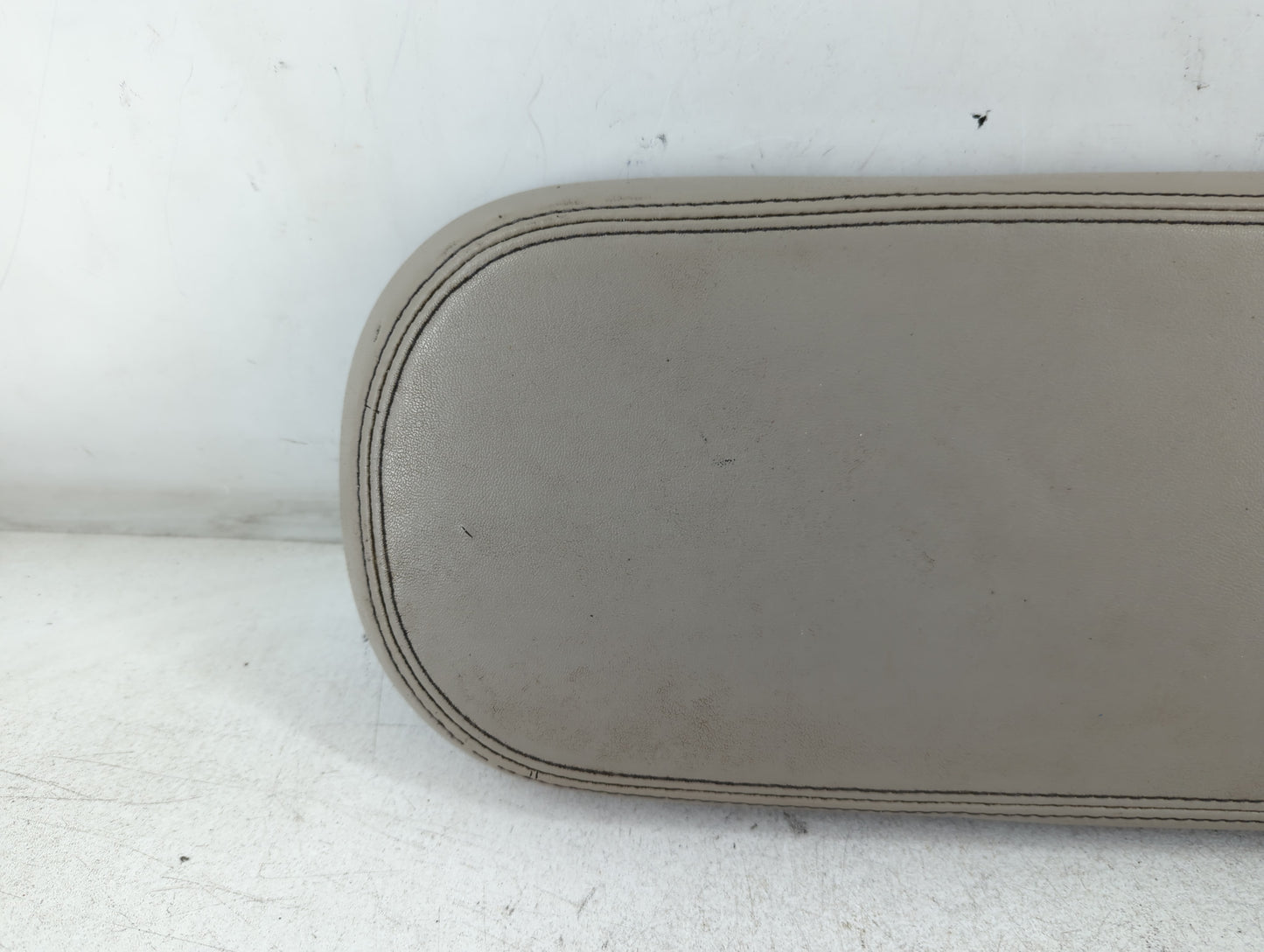 2008-2009 Ford Taurus Center Console Armrest Cover Lid Fits Fits 2008 2009 OEM Used Auto Parts - Oemusedautoparts1.com