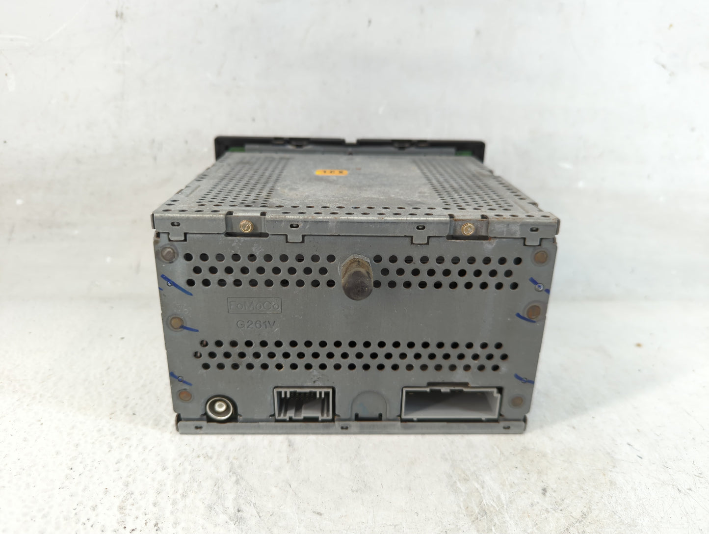 2009 Ford Taurus Radio AM FM Cd Player Receiver Replacement P/N:8G1T-18C815-GB Fits OEM Used Auto Parts - Oemusedautoparts1.