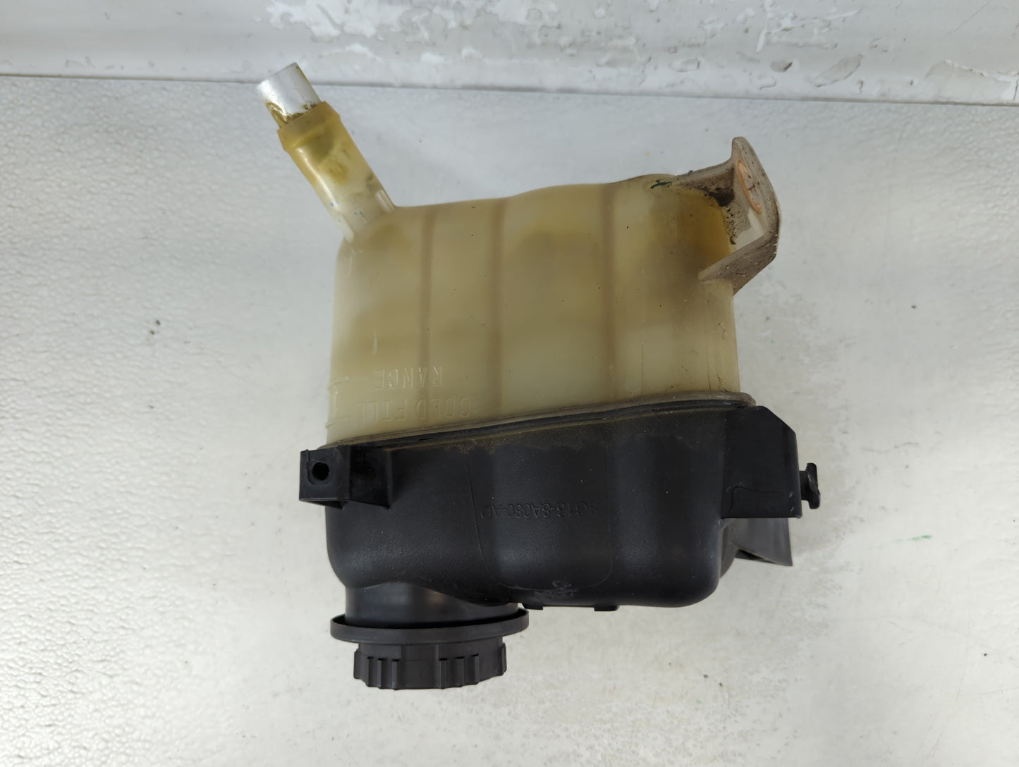 2008-2011 Ford Taurus Radiator Coolant Overflow Expansion Tank Bottle - Oemusedautoparts1.com
