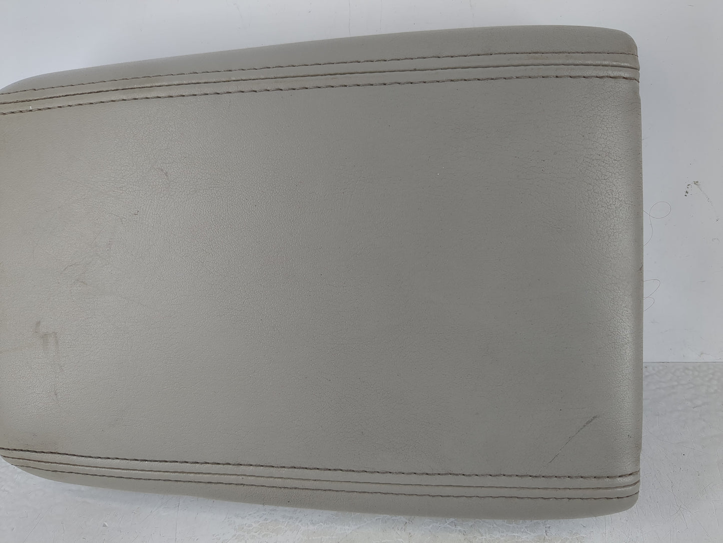 2007-2012 Gmc Acadia Center Floor Console Fits Fits 2007 2008 2009 2010 2011 2012 OEM Used Auto Parts - Oemusedautoparts1.co