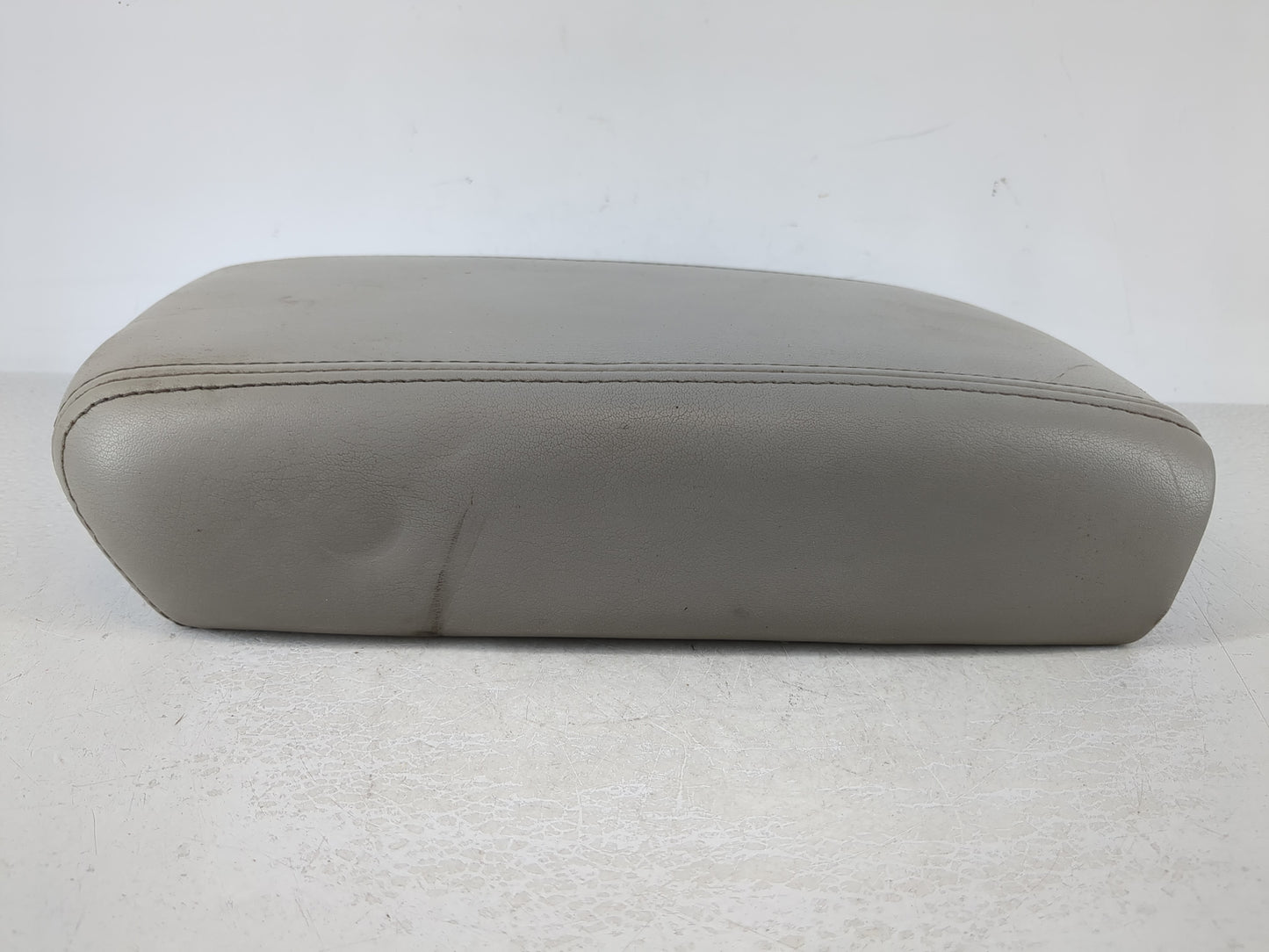 2007-2012 Gmc Acadia Center Floor Console Fits Fits 2007 2008 2009 2010 2011 2012 OEM Used Auto Parts - Oemusedautoparts1.co