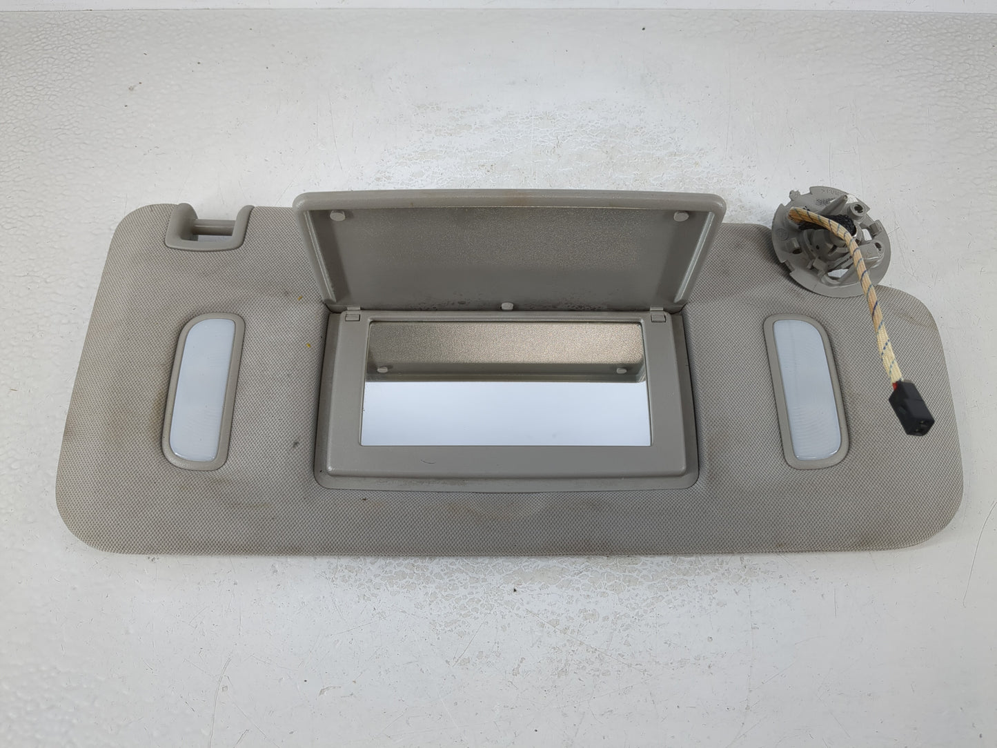 2007-2017 Gmc Acadia Sun Visor Shade Replacement Passenger Right Mirror Fits OEM Used Auto Parts - Oemusedautoparts1.com