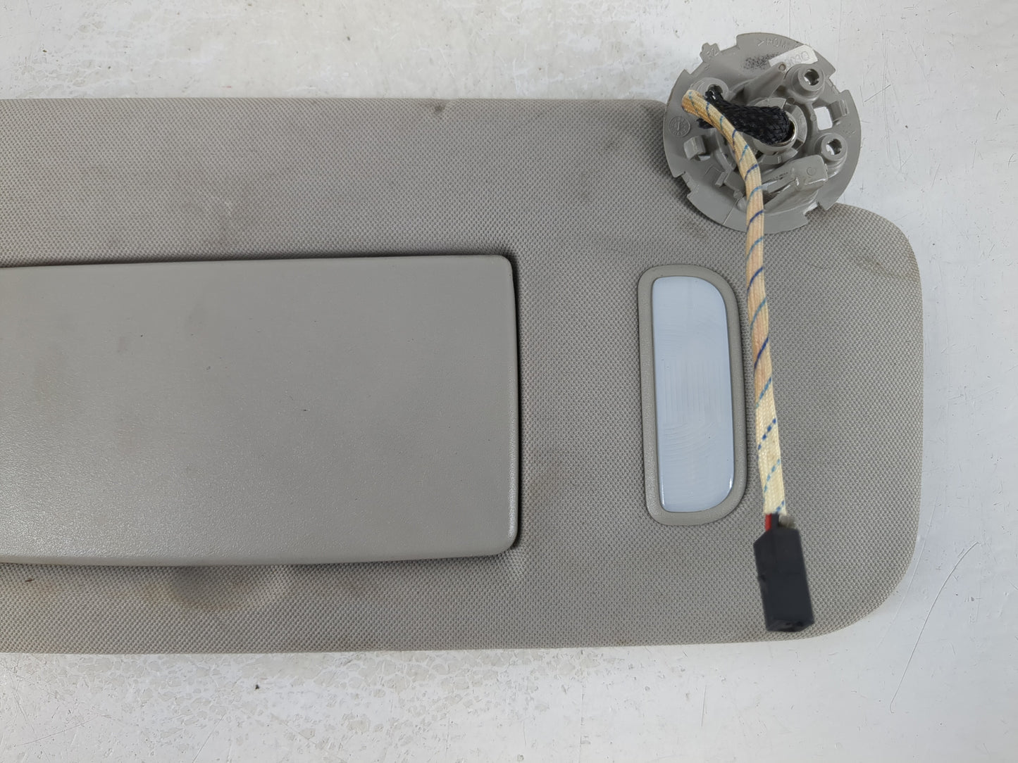 2007-2017 Gmc Acadia Sun Visor Shade Replacement Passenger Right Mirror Fits OEM Used Auto Parts - Oemusedautoparts1.com