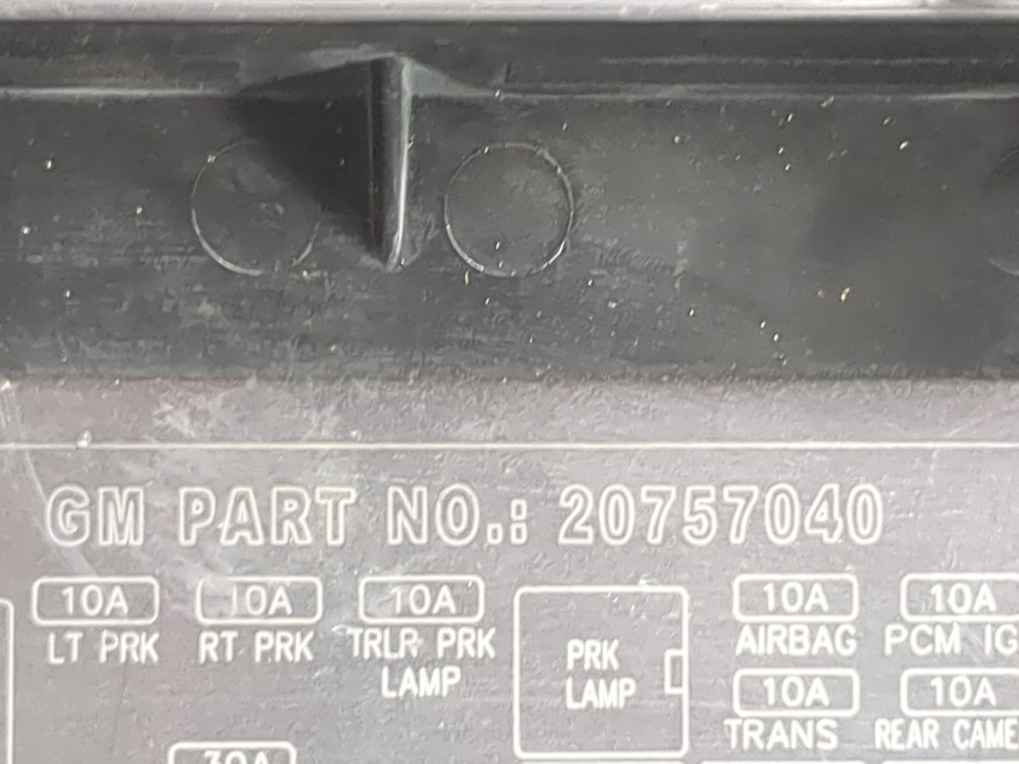 2009 Gmc Acadia Fusebox Fuse Box Panel Relay Module P/N:20757040 Fits OEM Used Auto Parts - Oemusedautoparts1.com