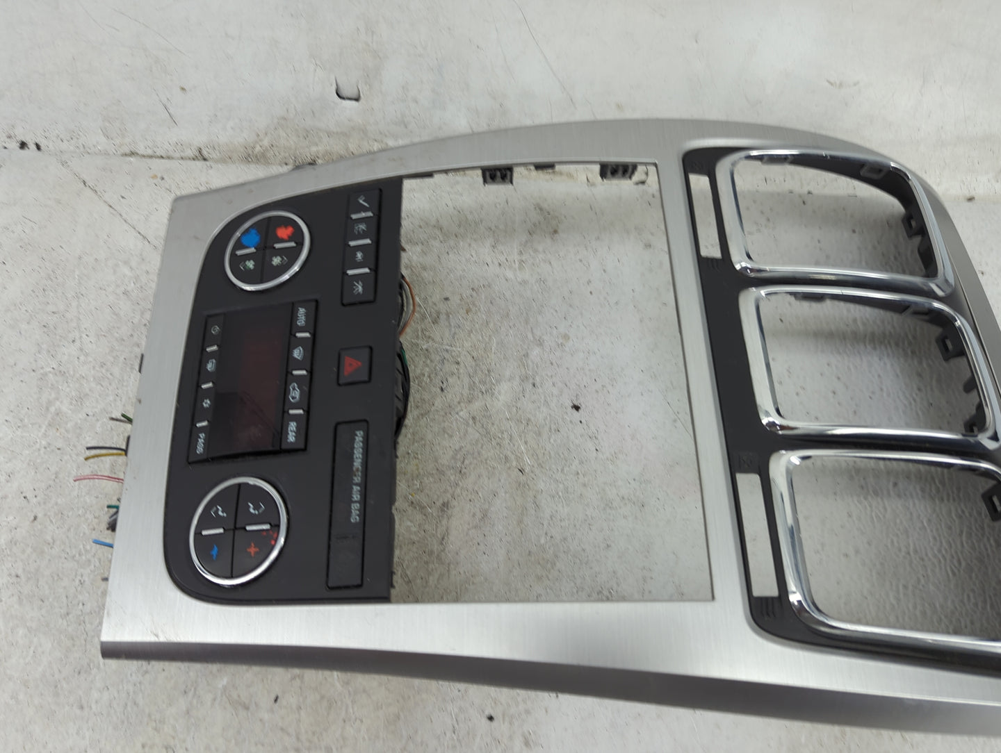 2007-2012 Gmc Acadia Climate Control Module Temperature AC/Heater Replacement P/N:20778599 25828898 Fits OEM Used Auto Parts