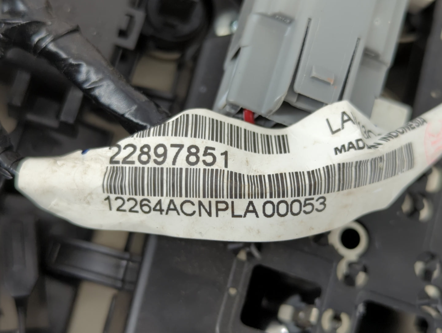 2009 Gmc Acadia Overhead Roof Console Beige - Oemusedautoparts1.com