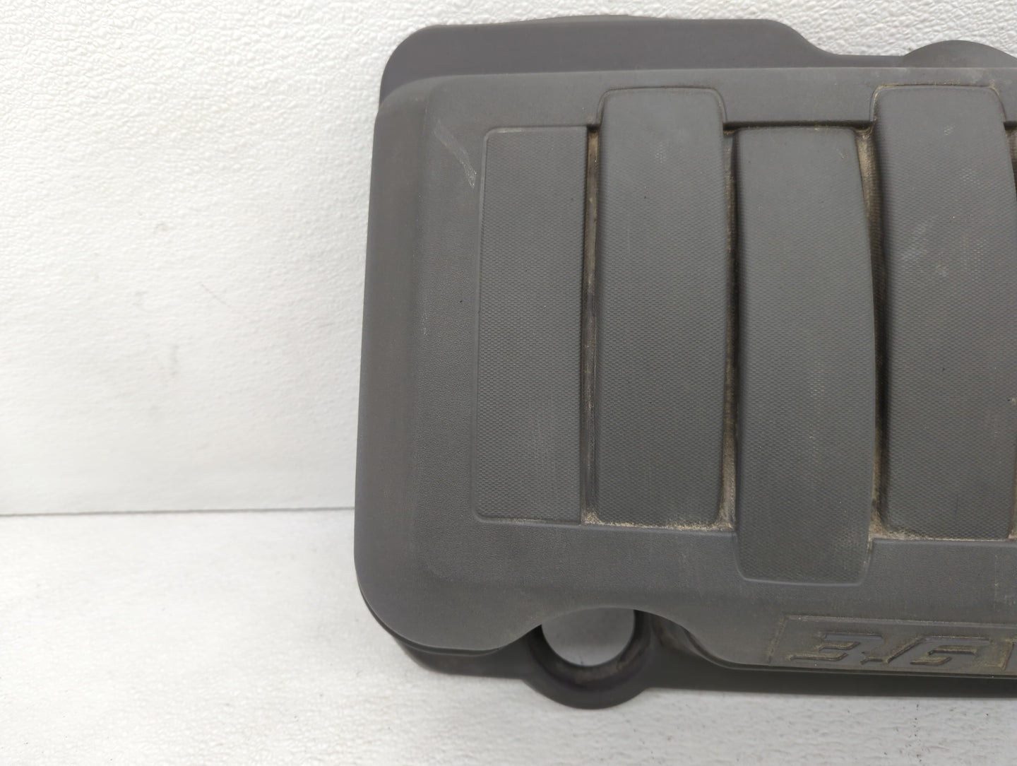 2009 Gmc Acadia Engine Cover - Oemusedautoparts1.com