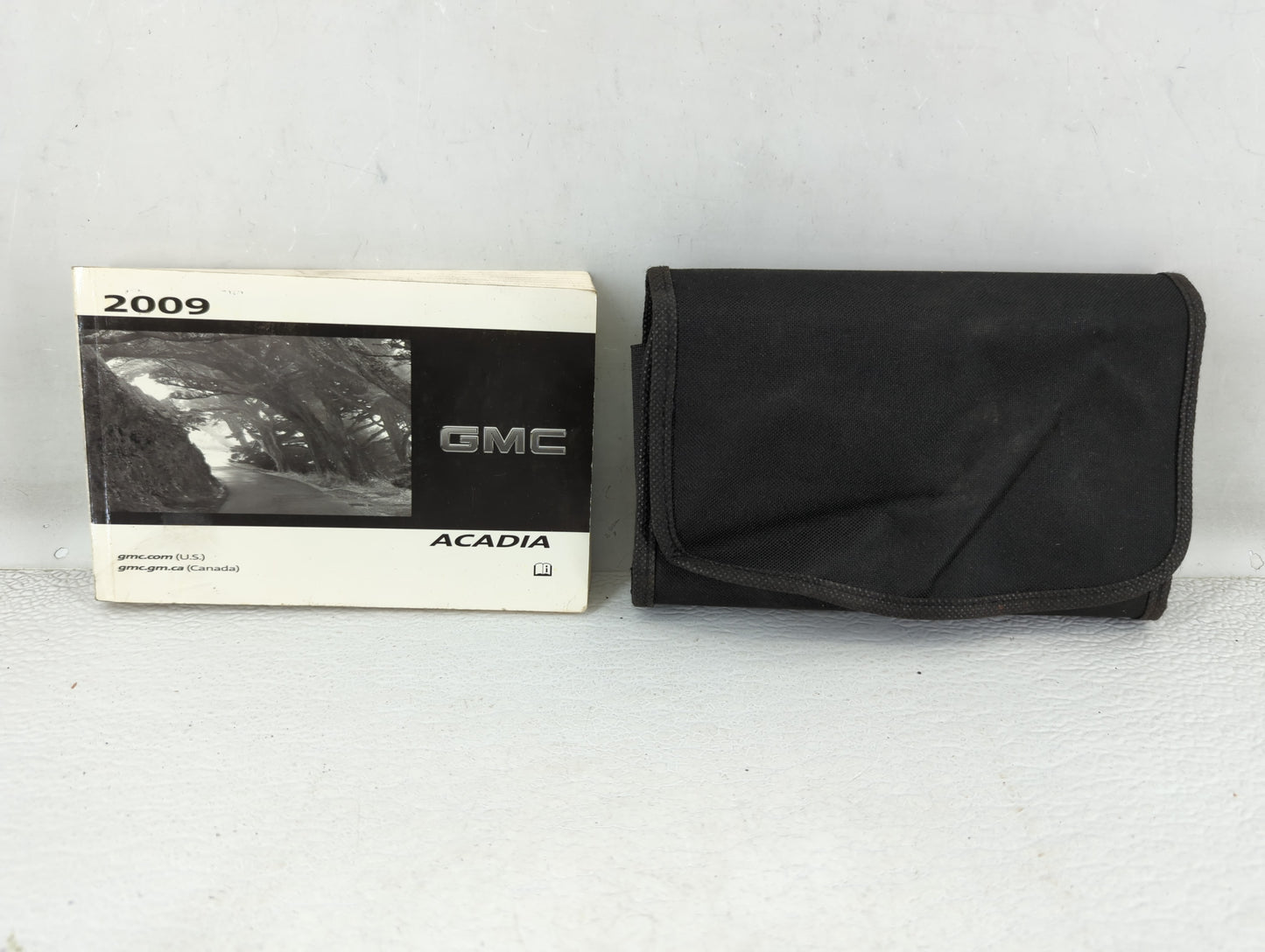 2009 Gmc Acadia Owners Manual Book Guide P/N:15919282 OEM Used Auto Parts - Oemusedautoparts1.com