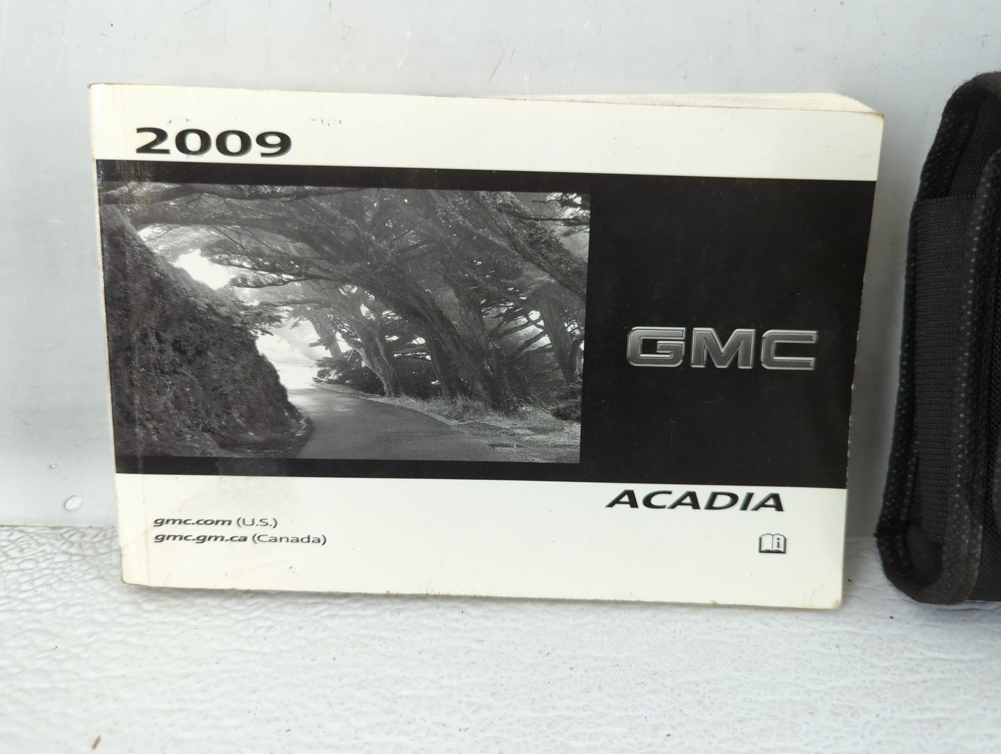 2009 Gmc Acadia Owners Manual Book Guide P/N:15919282 OEM Used Auto Parts - Oemusedautoparts1.com