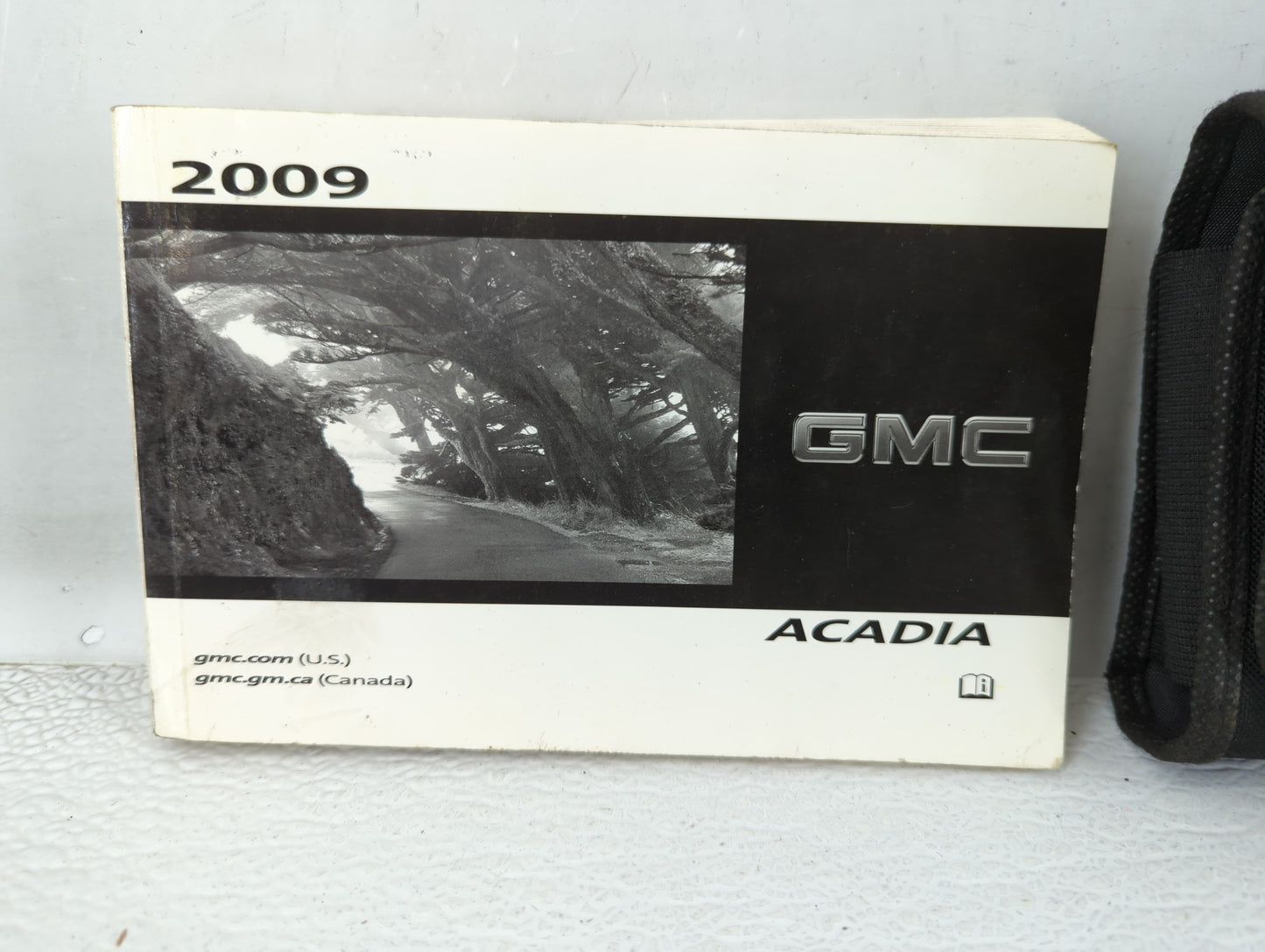 2009 Gmc Acadia Owners Manual Book Guide P/N:15919282 OEM Used Auto Parts - Oemusedautoparts1.com