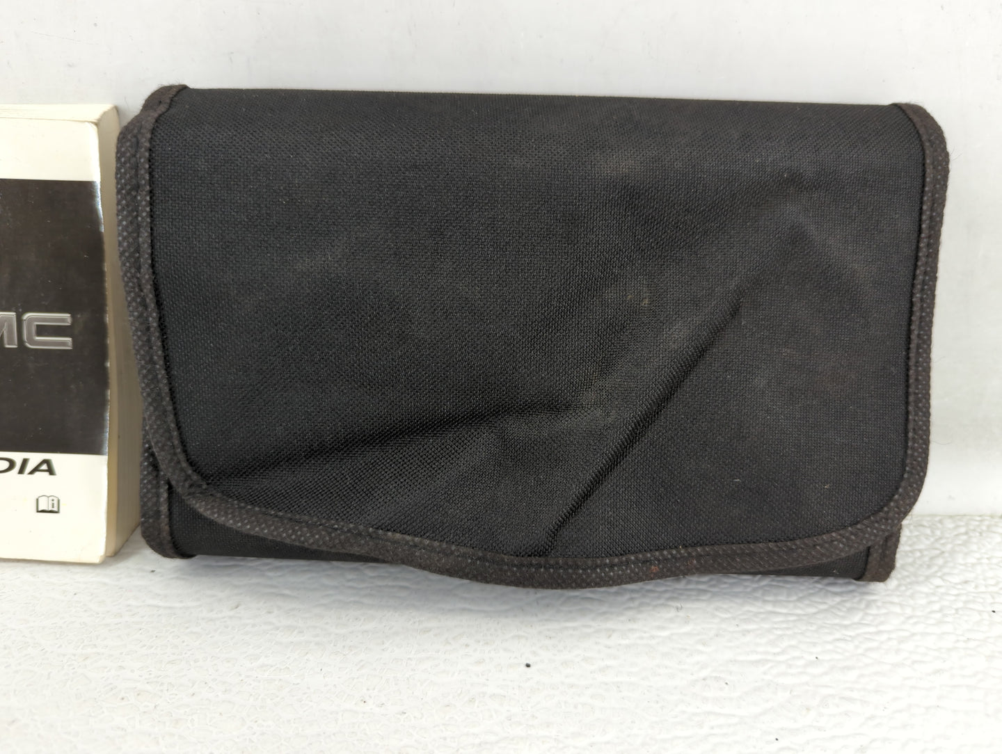 2009 Gmc Acadia Owners Manual Book Guide P/N:15919282 OEM Used Auto Parts - Oemusedautoparts1.com