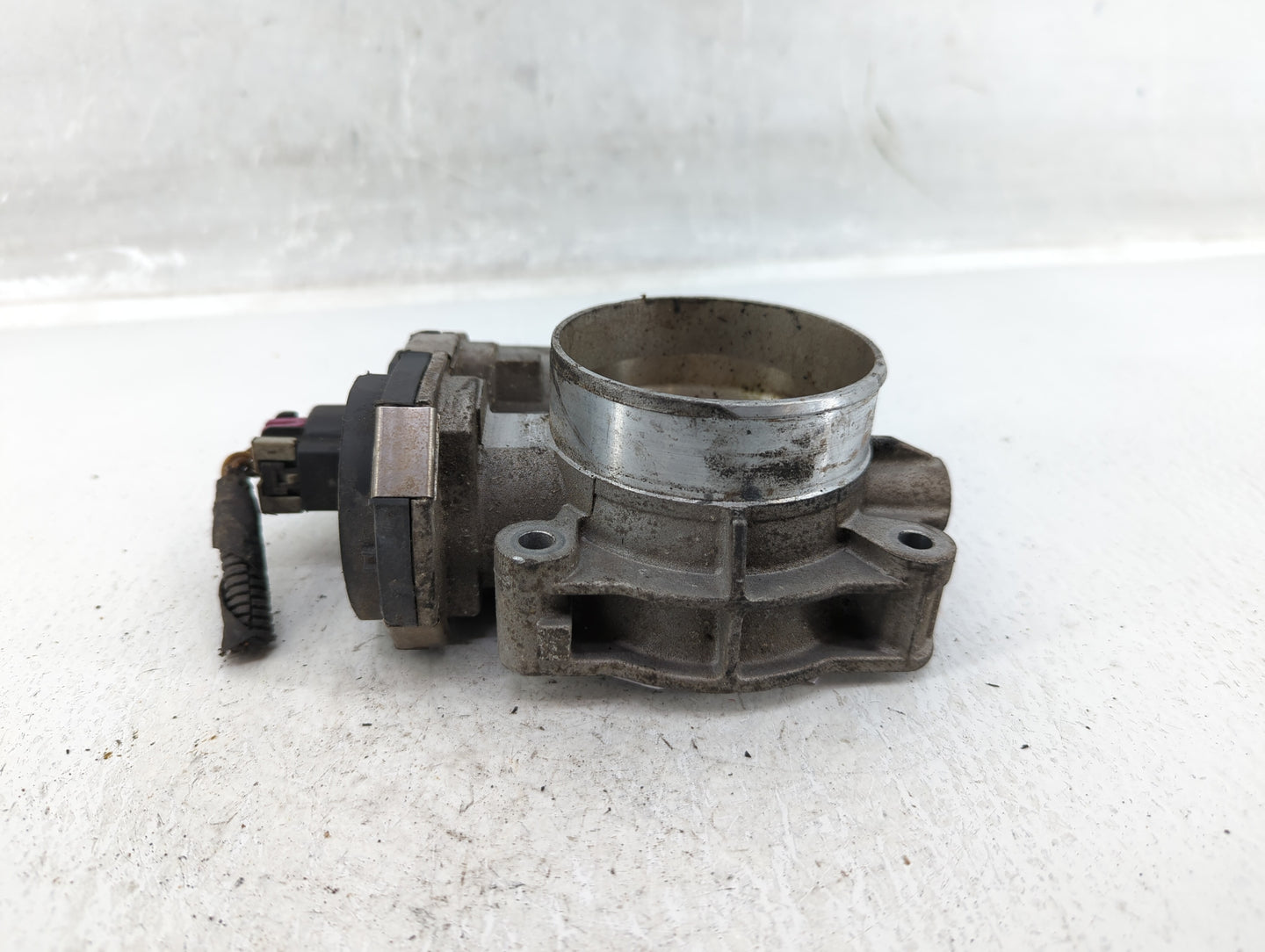 2007-2011 Gmc Acadia Throttle Body P/N:995AA 0587C Fits Fits 2007 2008 2009 2010 2011 OEM Used Auto Parts - Oemusedautoparts