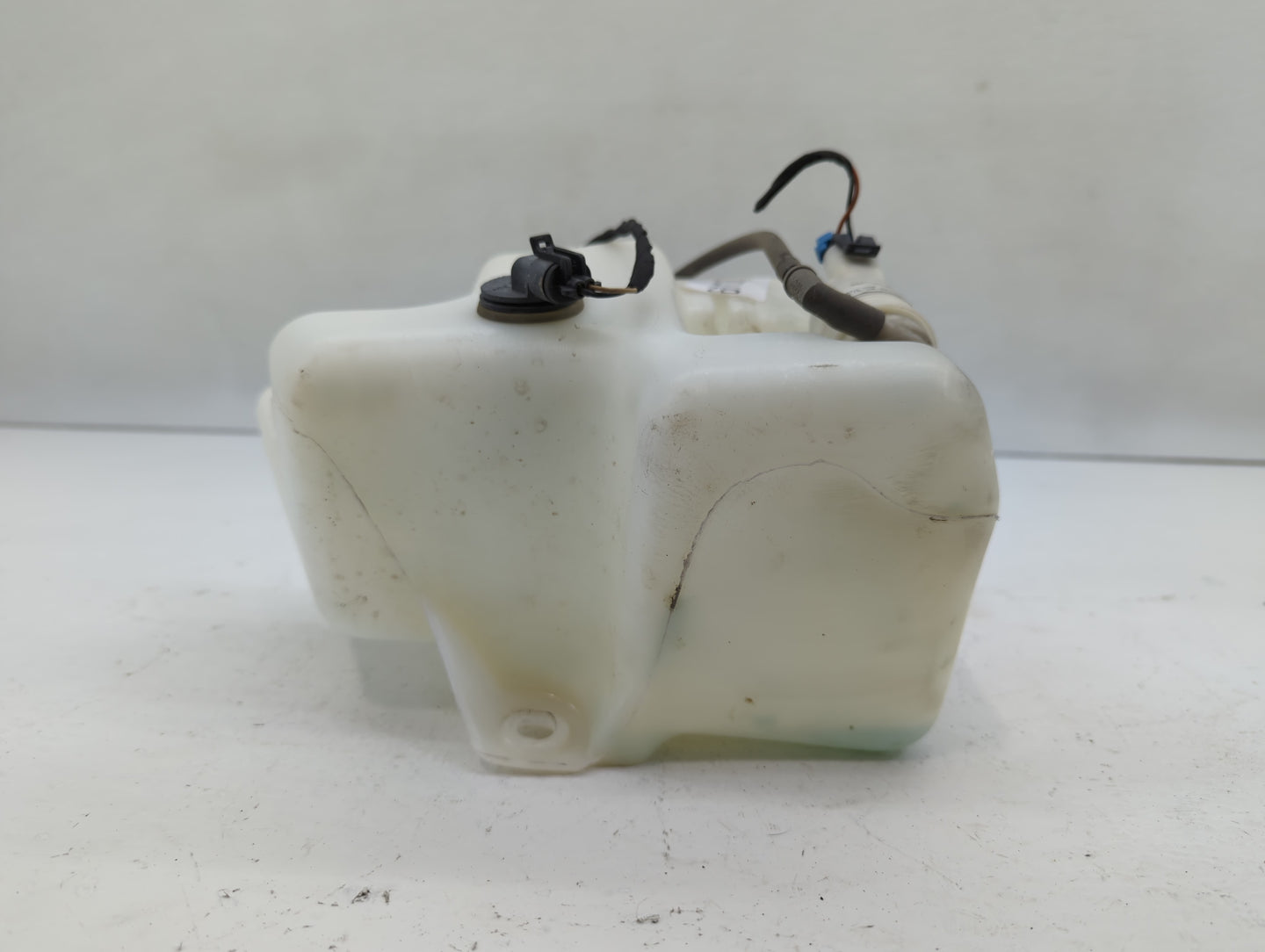 2007-2009 Gmc Acadia Windshield Washer Fluid Reservoir Bottle Oem - Oemusedautoparts1.com
