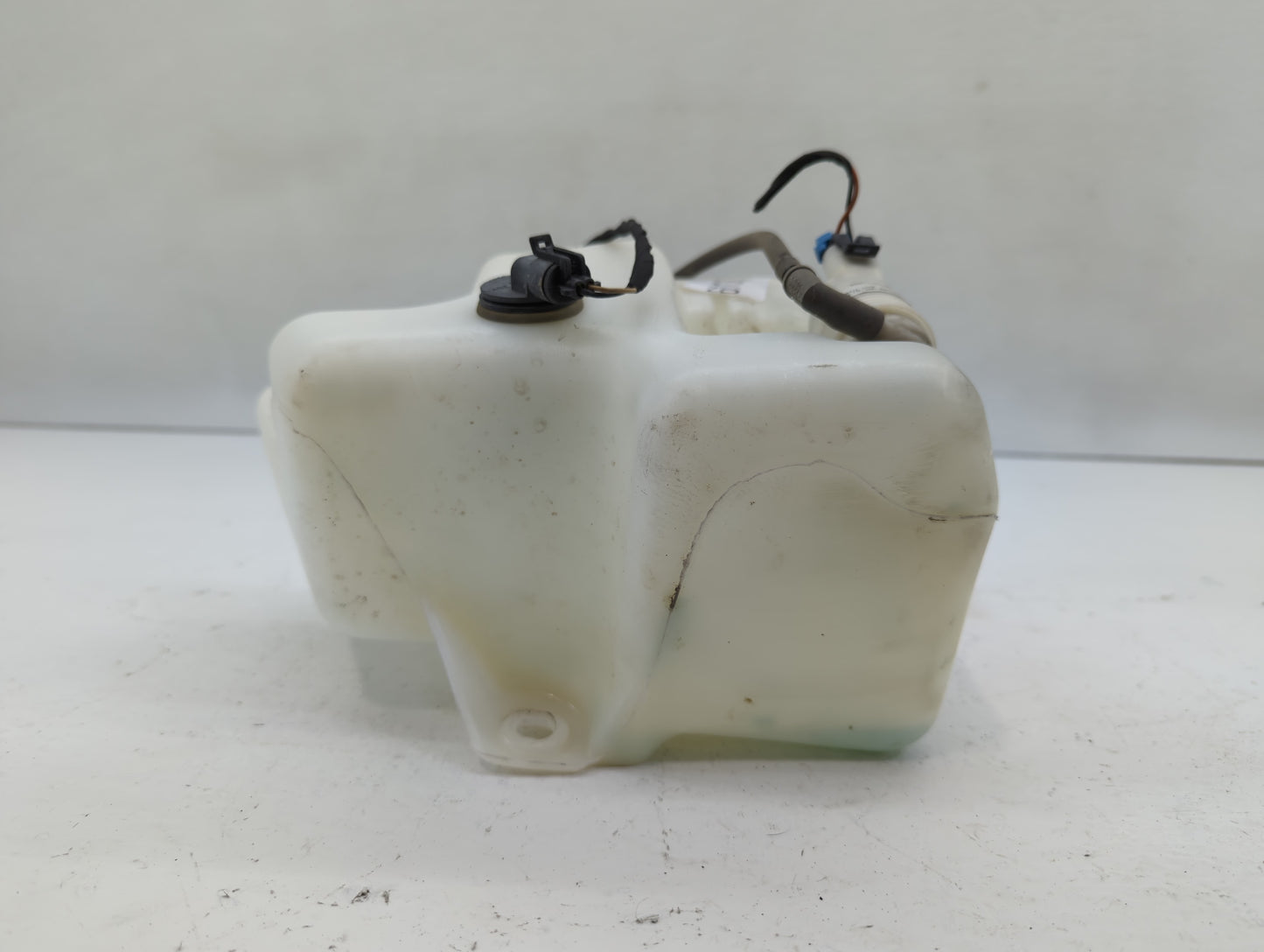 2007-2009 Gmc Acadia Windshield Washer Fluid Reservoir Bottle Oem - Oemusedautoparts1.com