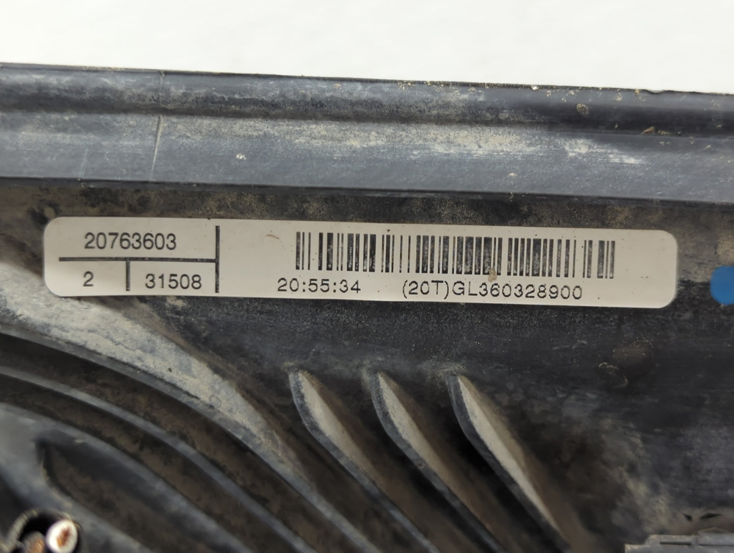 2007-2017 Gmc Acadia Left Radiator Fan Motor Assembly Black - Oemusedautoparts1.com